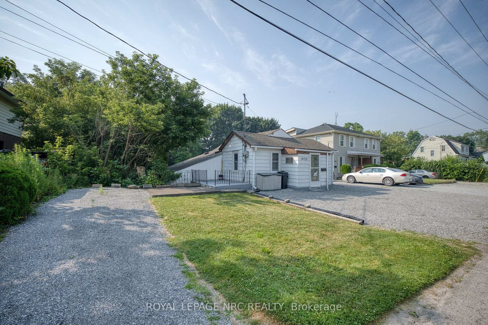 Photo 2 of 4132 Chippawa Parkway, Niagara Falls, Chippawa — HOMEH