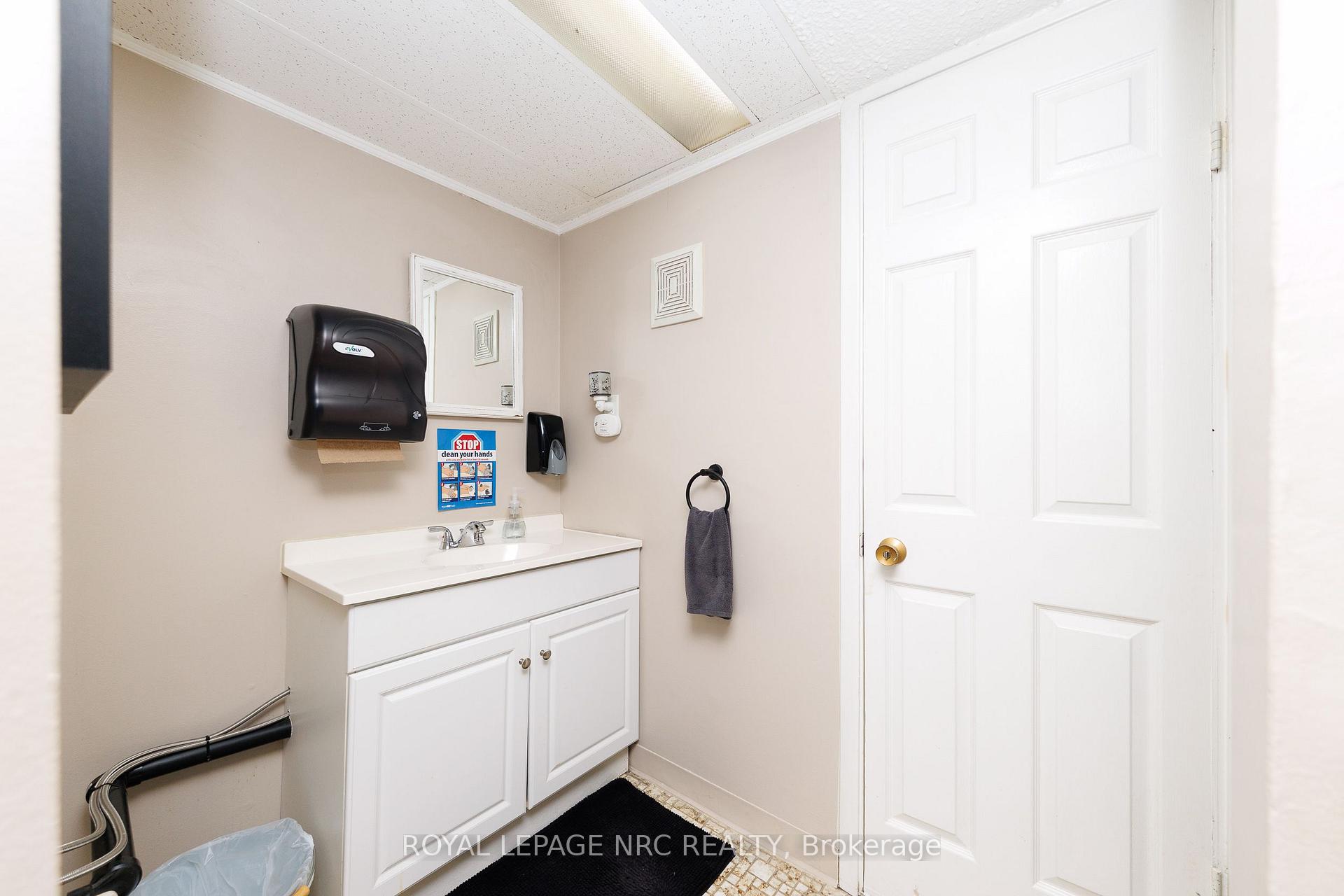 Photo 23 of 4132 Chippawa Parkway, Niagara Falls, Chippawa — HOMEH