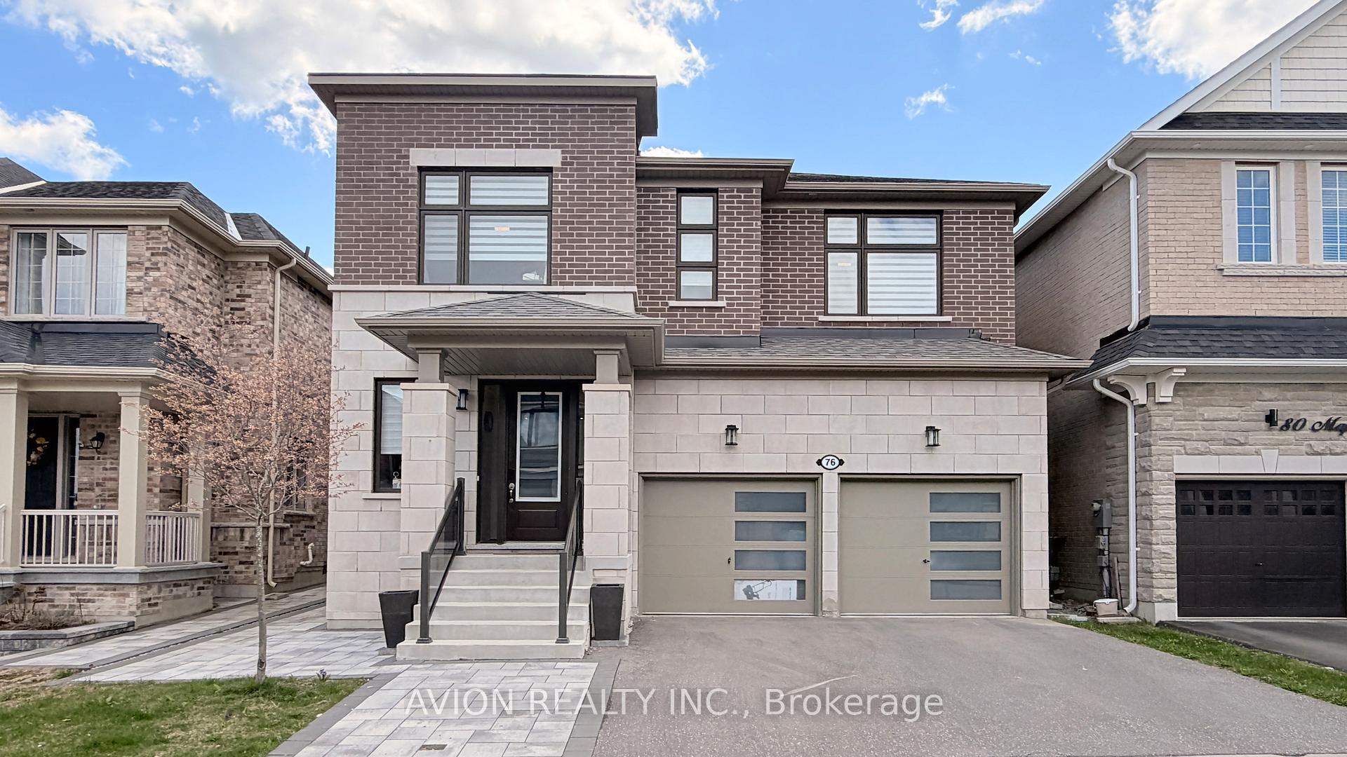 Photo 2 of 76 Maple Fields Circle, Aurora, Aurora Estates — HOMEH
