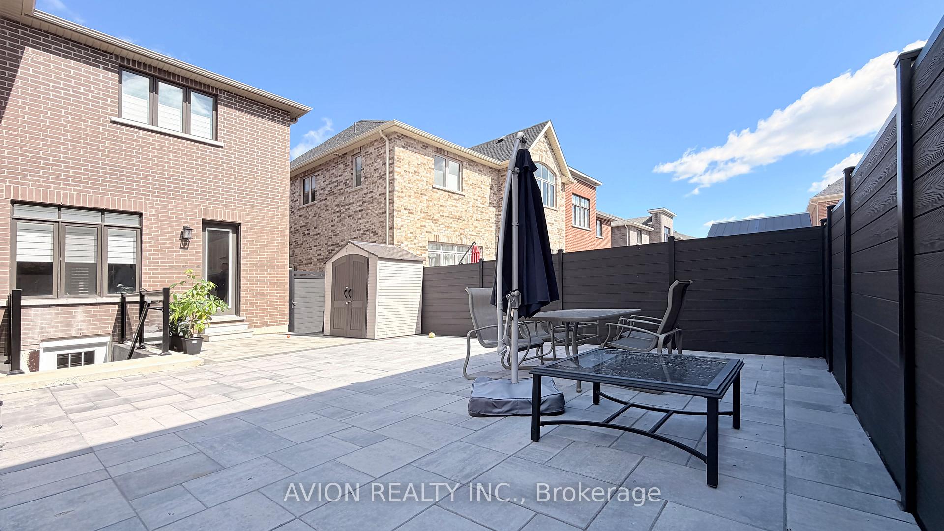 Photo 32 of 76 Maple Fields Circle, Aurora, Aurora Estates — HOMEH