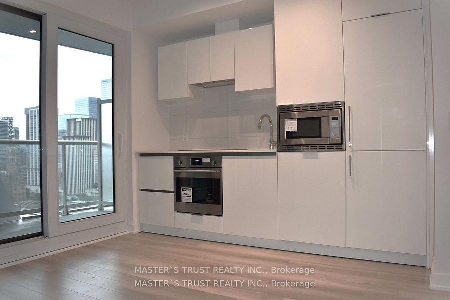 Photo 3 of Unit 1813, 230 Simcoe Street, Toronto, Kensington-Chinatown — HOMEH