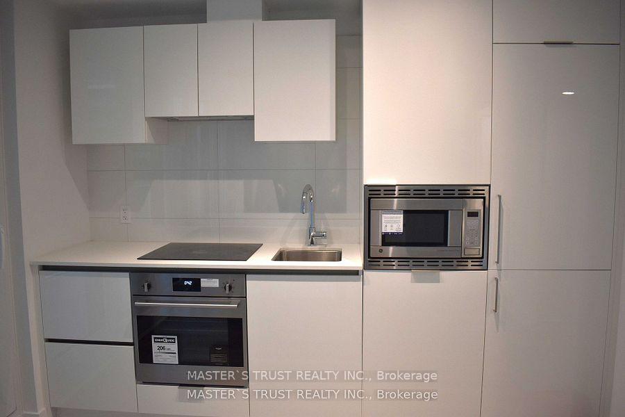 Photo 4 of Unit 1813, 230 Simcoe Street, Toronto, Kensington-Chinatown — HOMEH