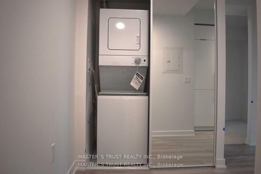 Photo 9 of Unit 1813, 230 Simcoe Street, Toronto, Kensington-Chinatown — HOMEH