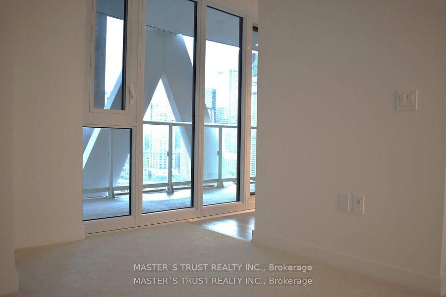 Photo 12 of Unit 1813, 230 Simcoe Street, Toronto, Kensington-Chinatown — HOMEH