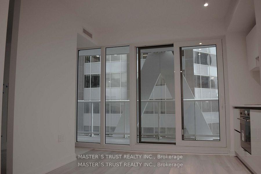Photo 14 of Unit 1813, 230 Simcoe Street, Toronto, Kensington-Chinatown — HOMEH