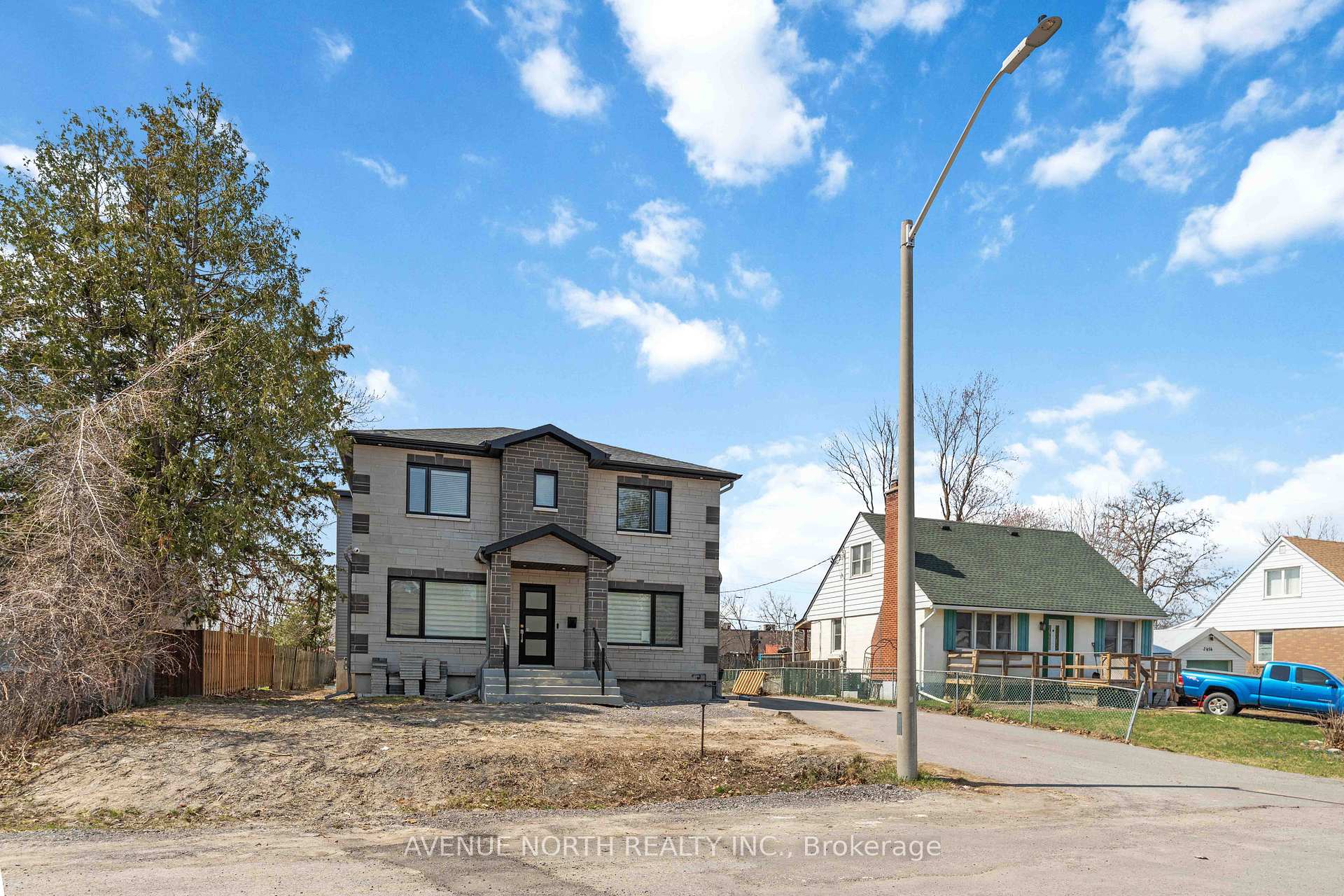Photo 2 of 2676 Ayers Avenue, Ottawa, Ridgemont — HOMEH