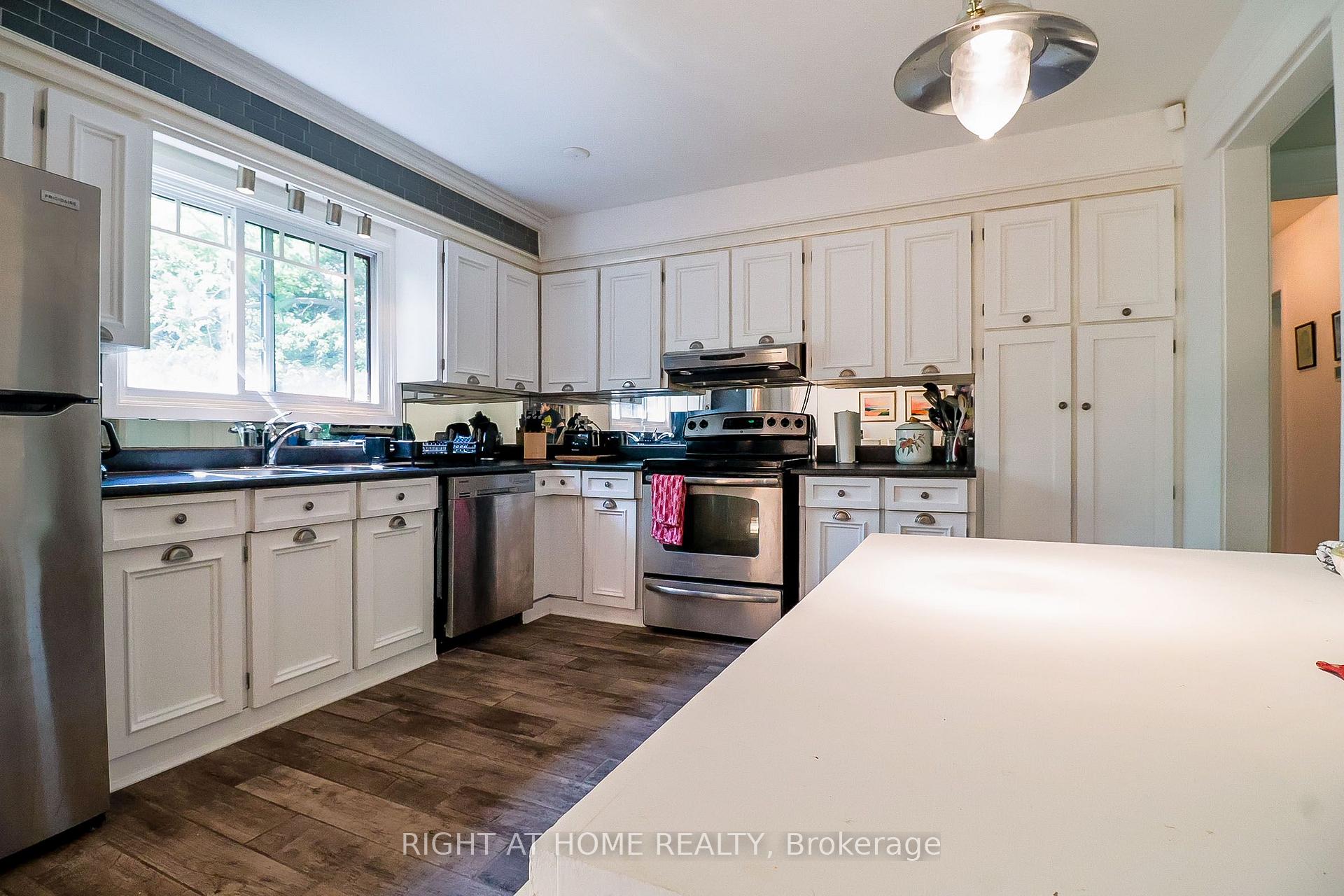 Photo 4 of 2 Cedarview Drive, Scarborough, Centennial Scarborough — HOMEH