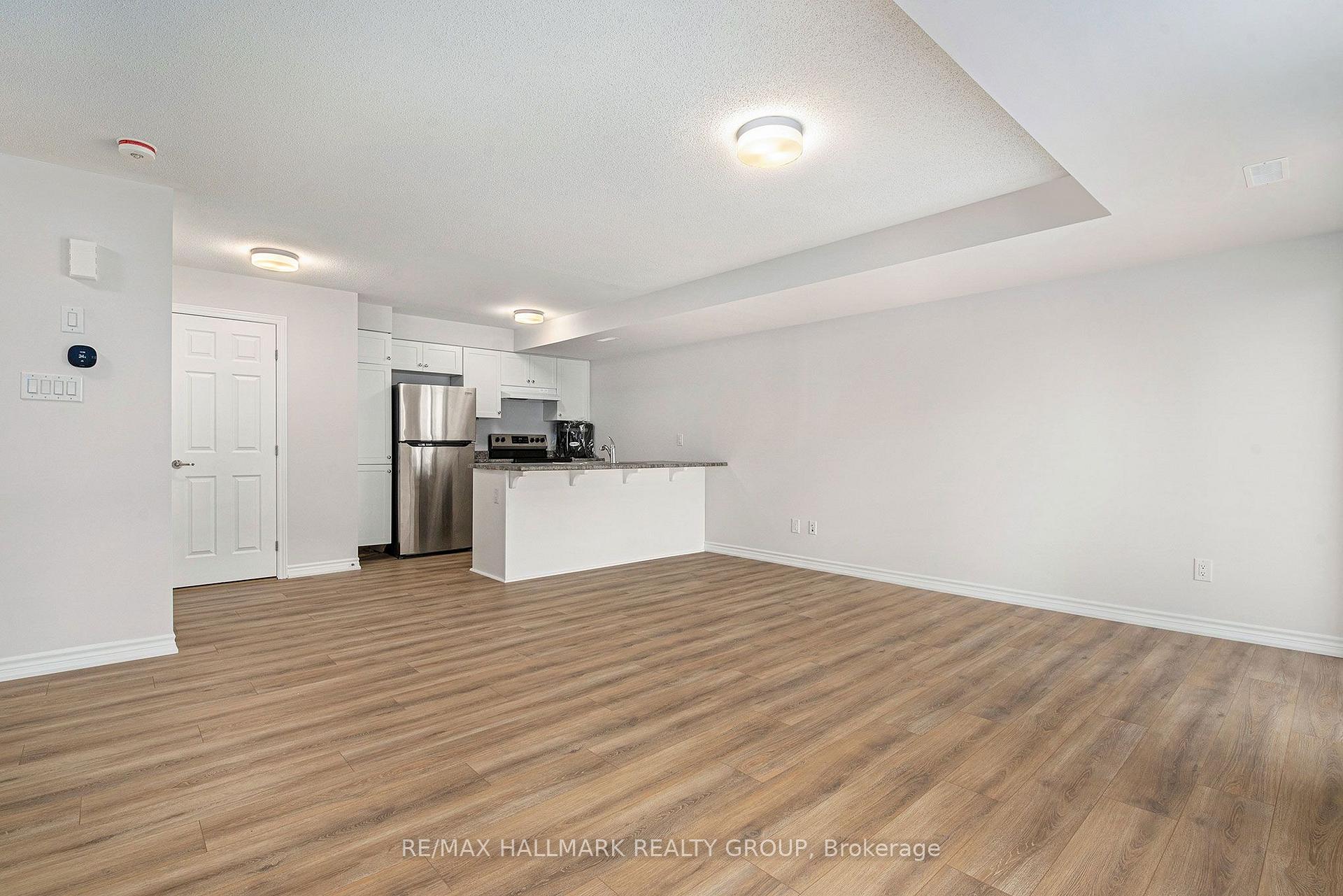 Photo 3 of 279 Zenith Private, Ottawa, Barrhaven - Half Moon Bay — HOMEH