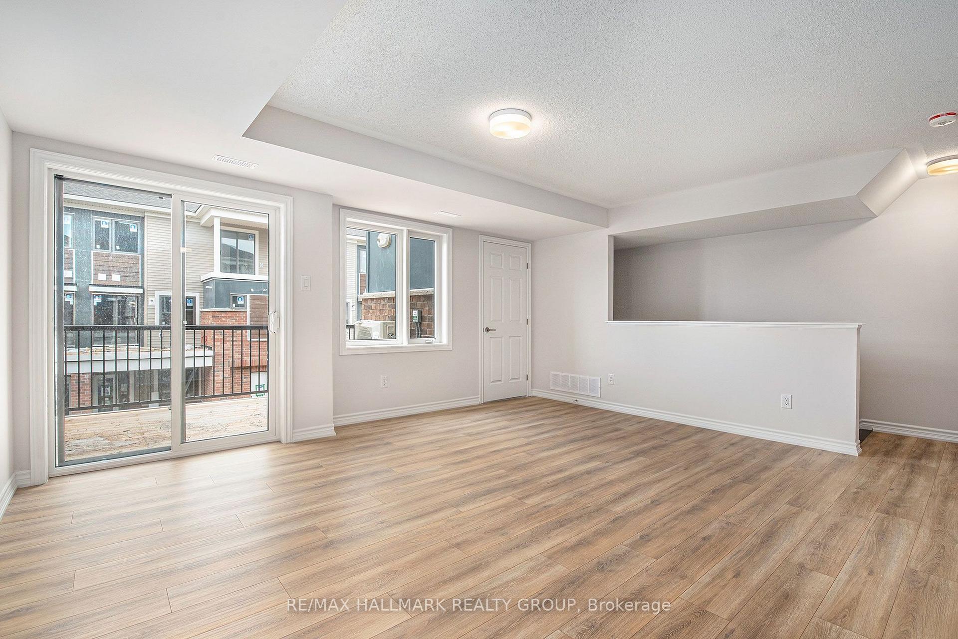 Photo 4 of 279 Zenith Private, Ottawa, Barrhaven - Half Moon Bay — HOMEH
