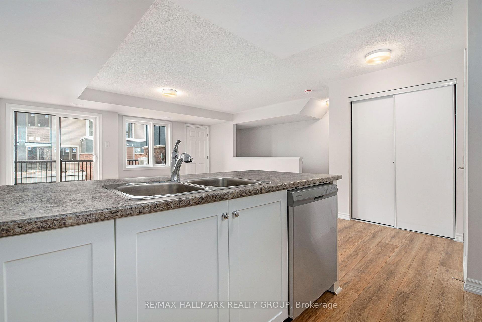 Photo 8 of 279 Zenith Private, Ottawa, Barrhaven - Half Moon Bay — HOMEH