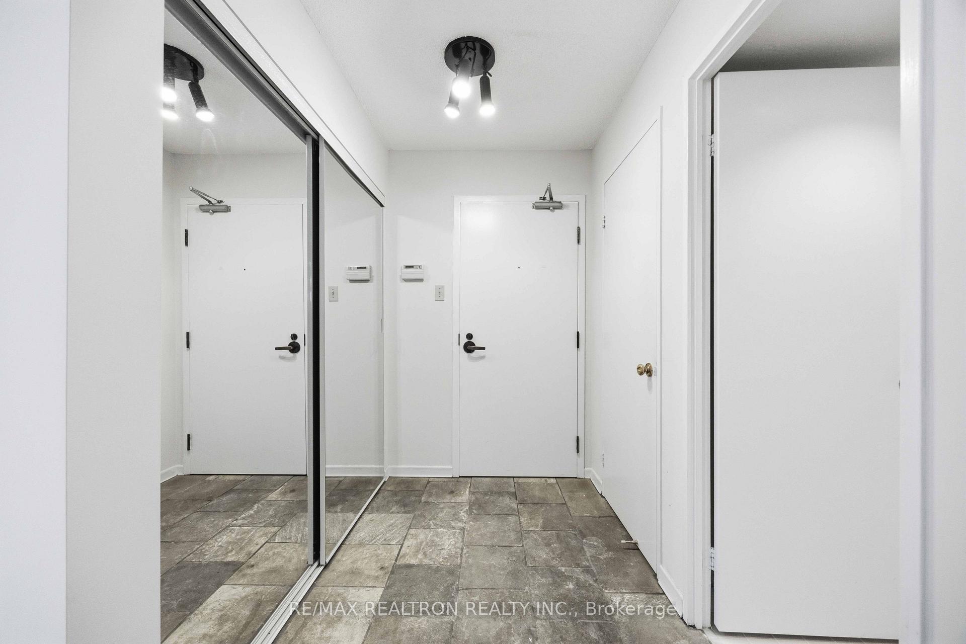 Photo 5 of Unit 704, 25 Maitland Street, Toronto, Church-Yonge Corridor — HOMEH