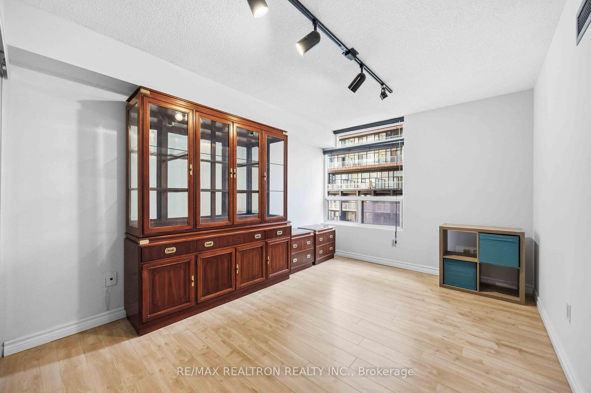 Photo 9 of Unit 704, 25 Maitland Street, Toronto, Church-Yonge Corridor — HOMEH
