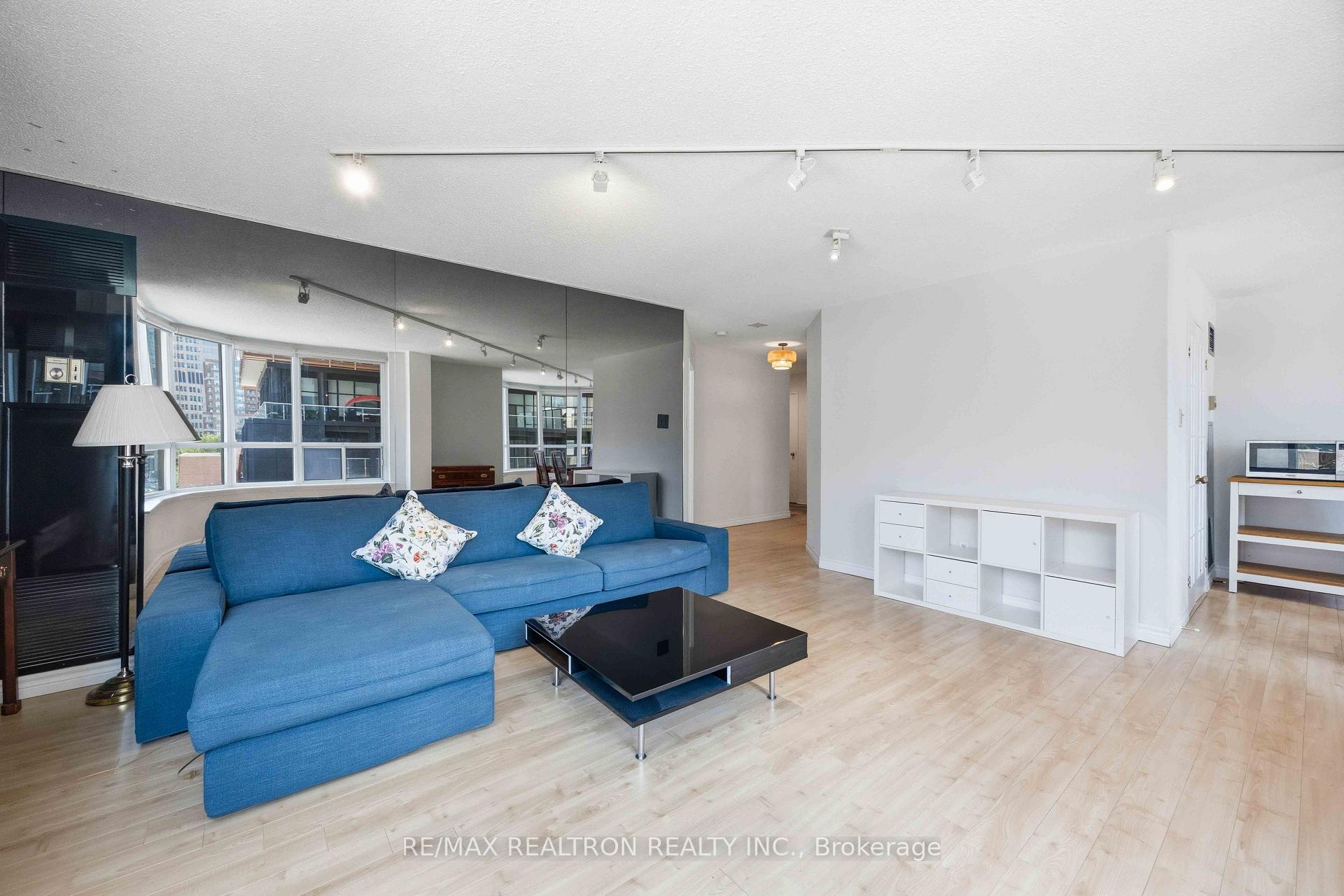 Photo 14 of Unit 704, 25 Maitland Street, Toronto, Church-Yonge Corridor — HOMEH