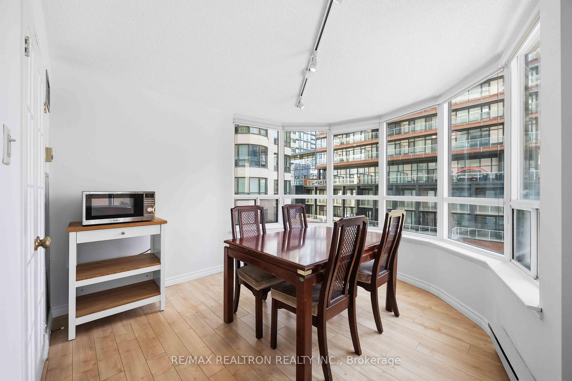 Photo 18 of Unit 704, 25 Maitland Street, Toronto, Church-Yonge Corridor — HOMEH