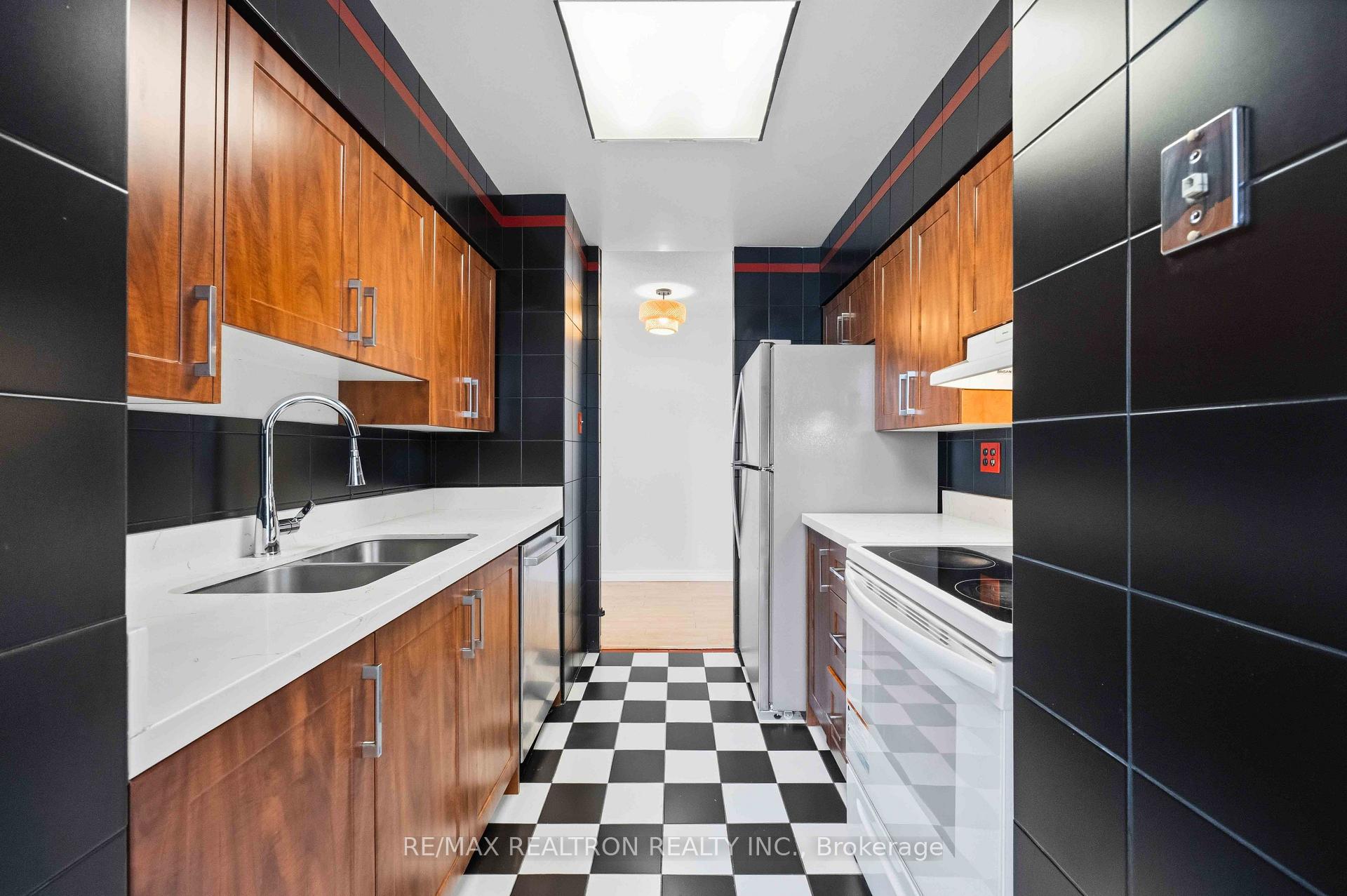 Photo 21 of Unit 704, 25 Maitland Street, Toronto, Church-Yonge Corridor — HOMEH