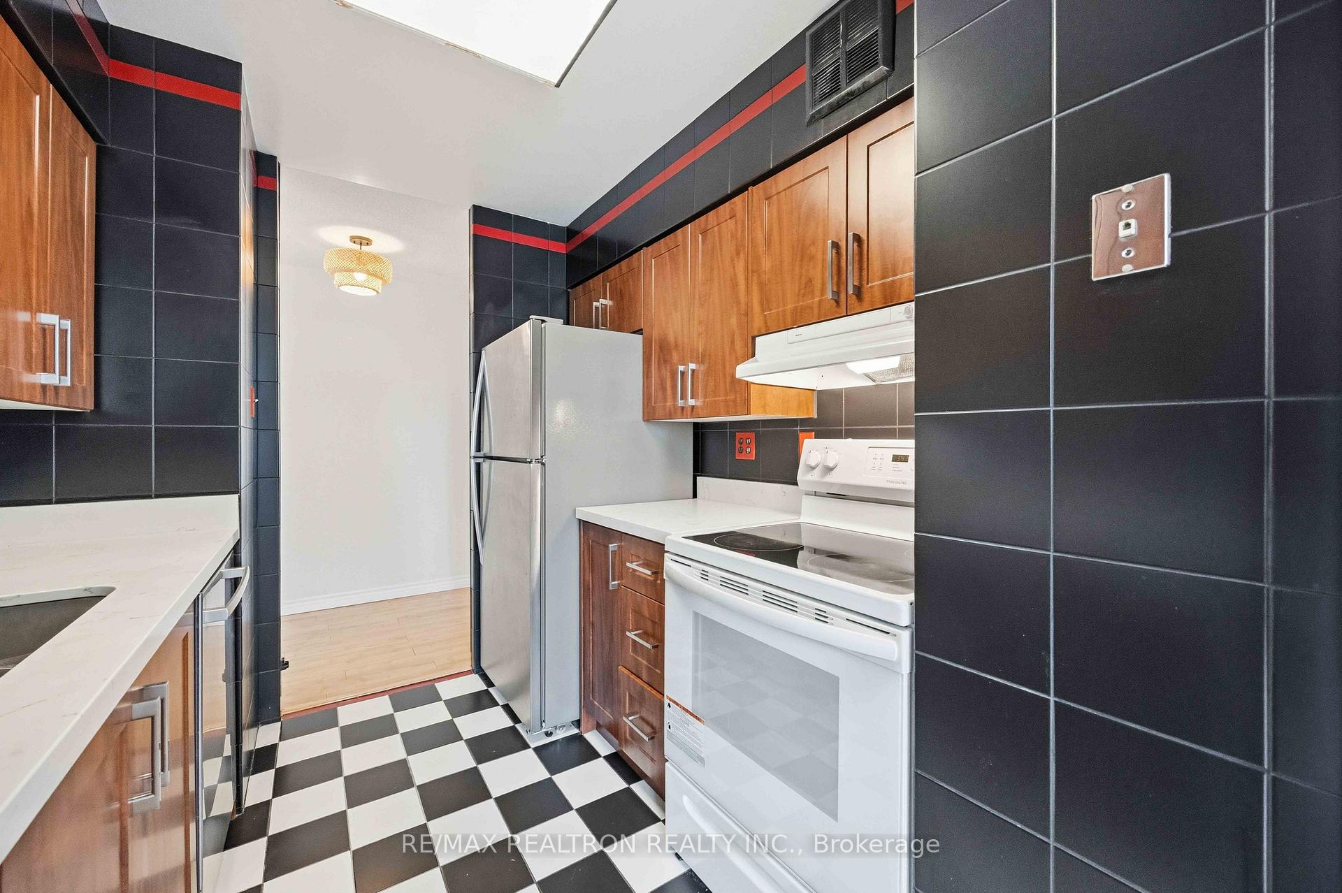 Photo 22 of Unit 704, 25 Maitland Street, Toronto, Church-Yonge Corridor — HOMEH