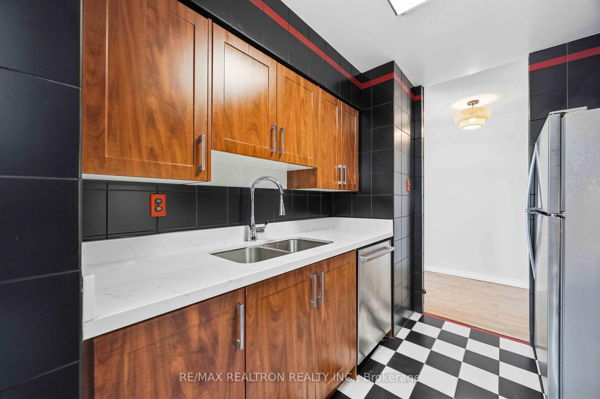Photo 23 of Unit 704, 25 Maitland Street, Toronto, Church-Yonge Corridor — HOMEH