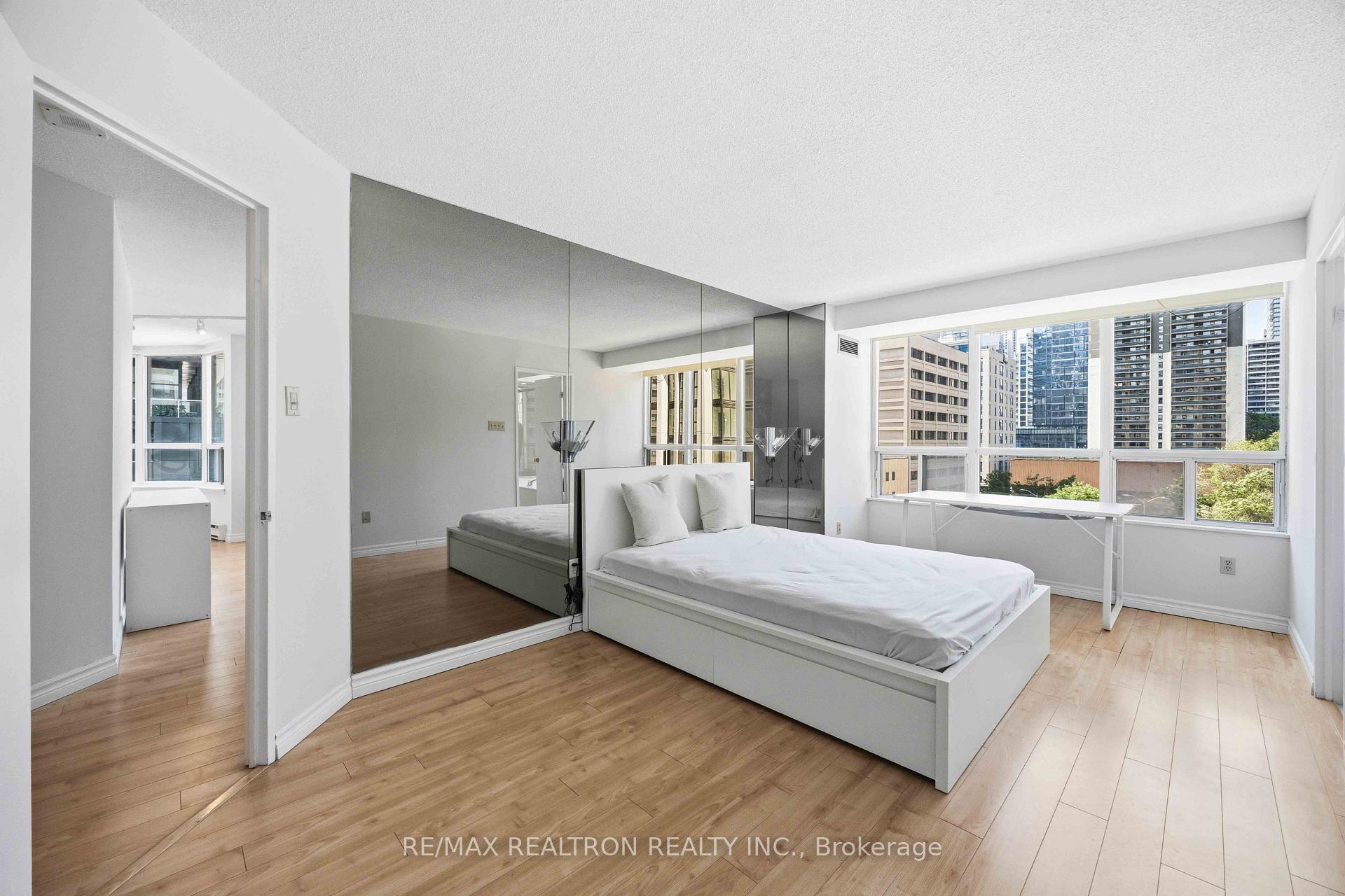 Photo 25 of Unit 704, 25 Maitland Street, Toronto, Church-Yonge Corridor — HOMEH