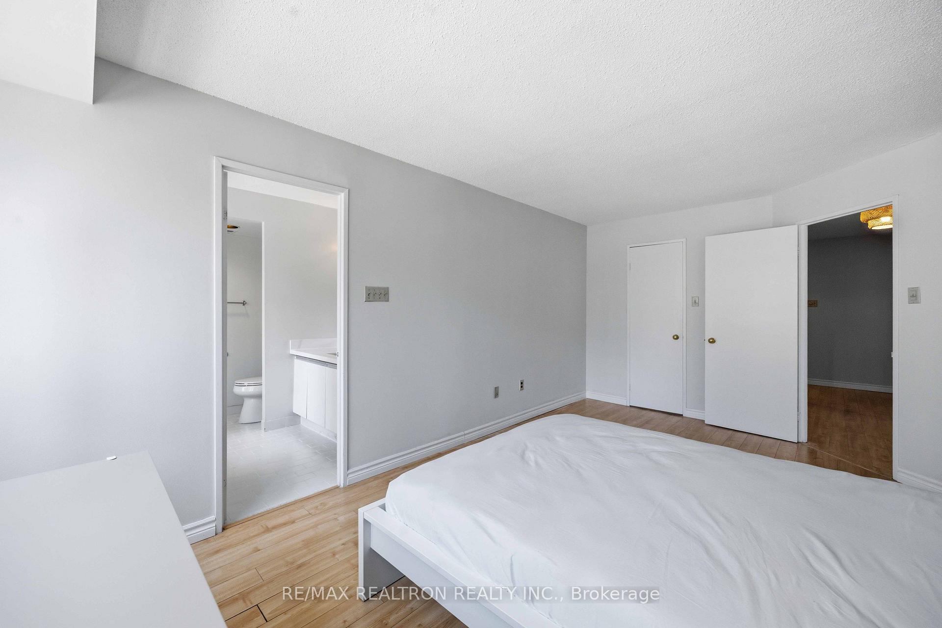 Photo 26 of Unit 704, 25 Maitland Street, Toronto, Church-Yonge Corridor — HOMEH