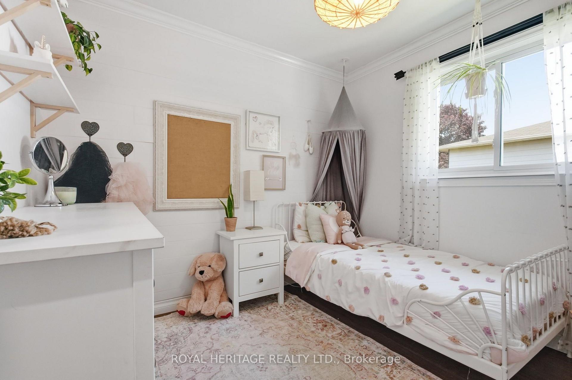 Photo 15 of 321 Salerno Street, Oshawa, McLaughlin — HOMEH