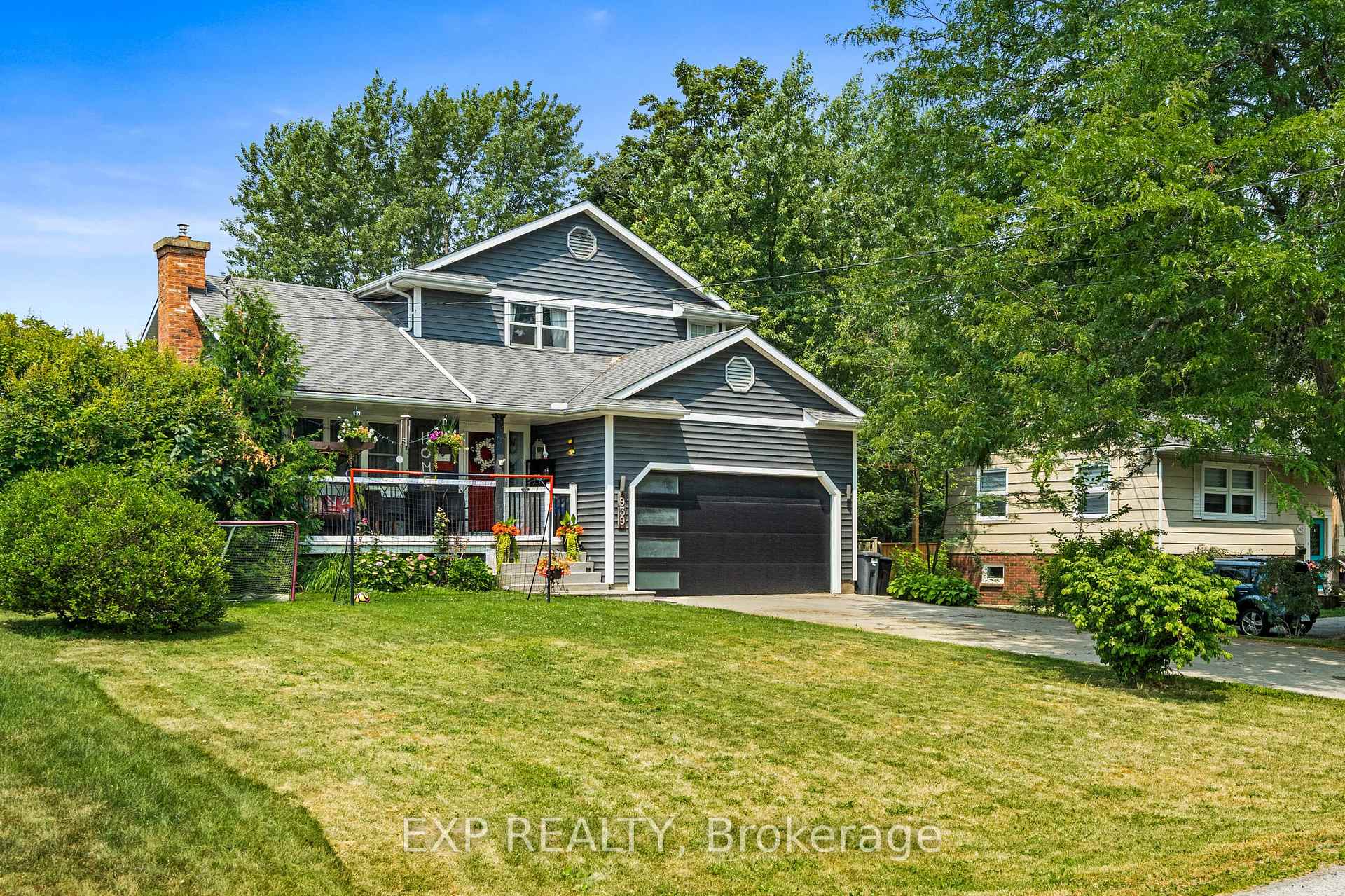Front of 939 Daytona Drive