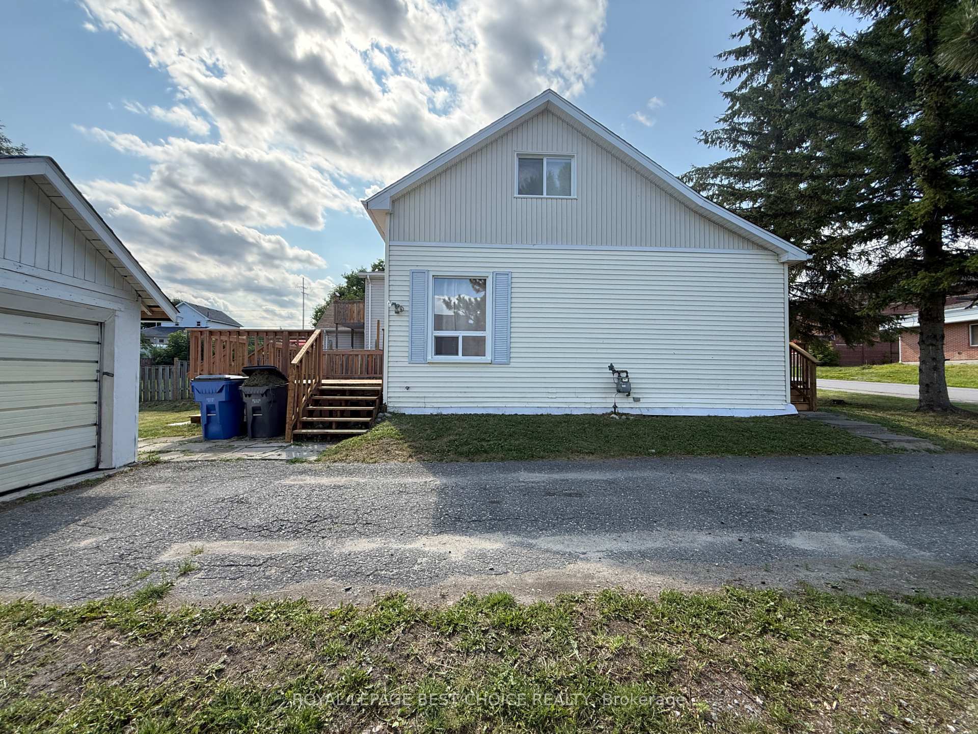 Photo 3 of 436 Cecil Street, Temiskaming Shores, Haileybury — HOMEH
