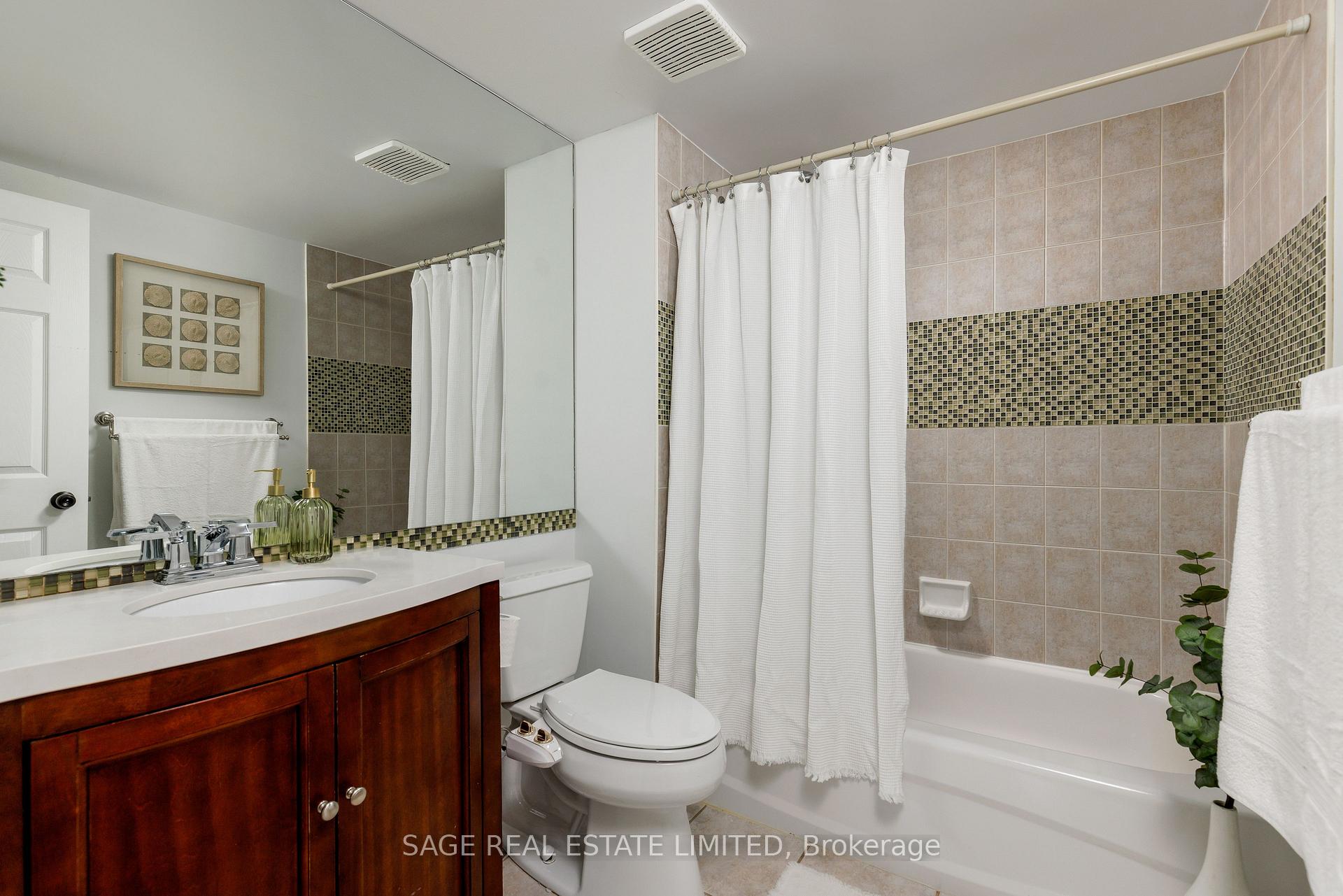 Photo 17 of 722E Kingston Road, Toronto, East End-Danforth — HOMEH