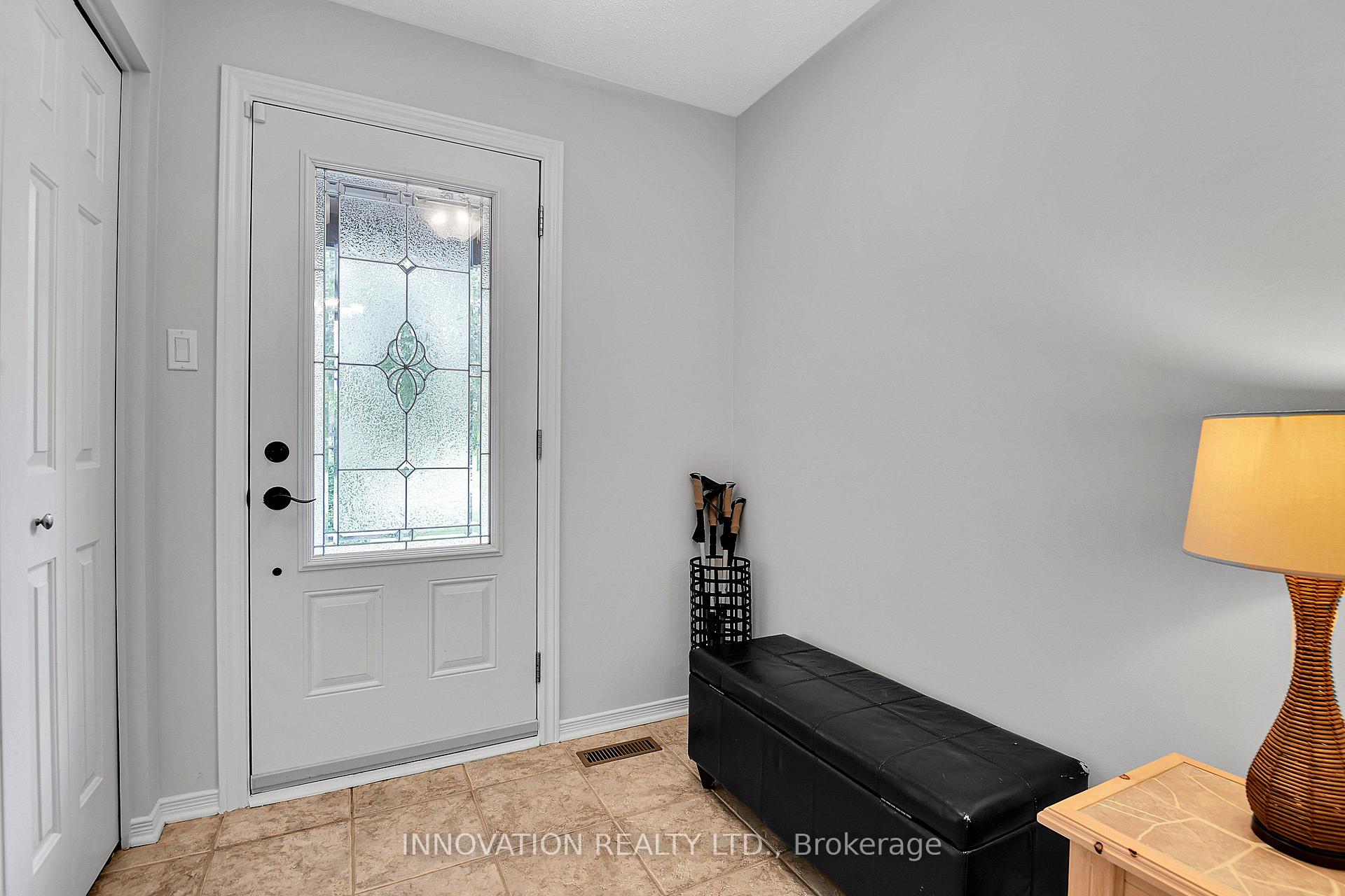 Photo 4 of 27 Cullen Court, Ottawa, Manordale — HOMEH