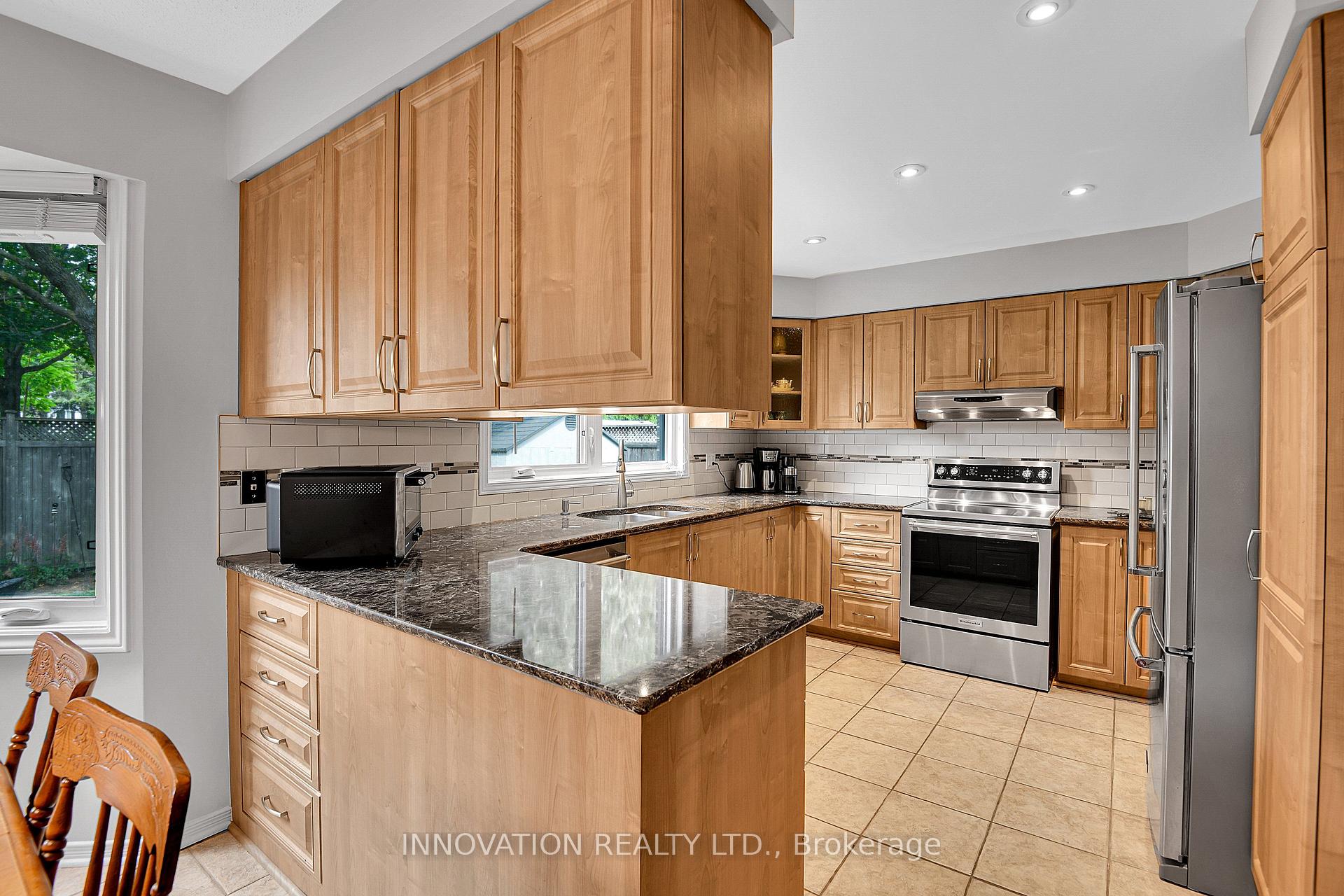 Photo 9 of 27 Cullen Court, Ottawa, Manordale — HOMEH