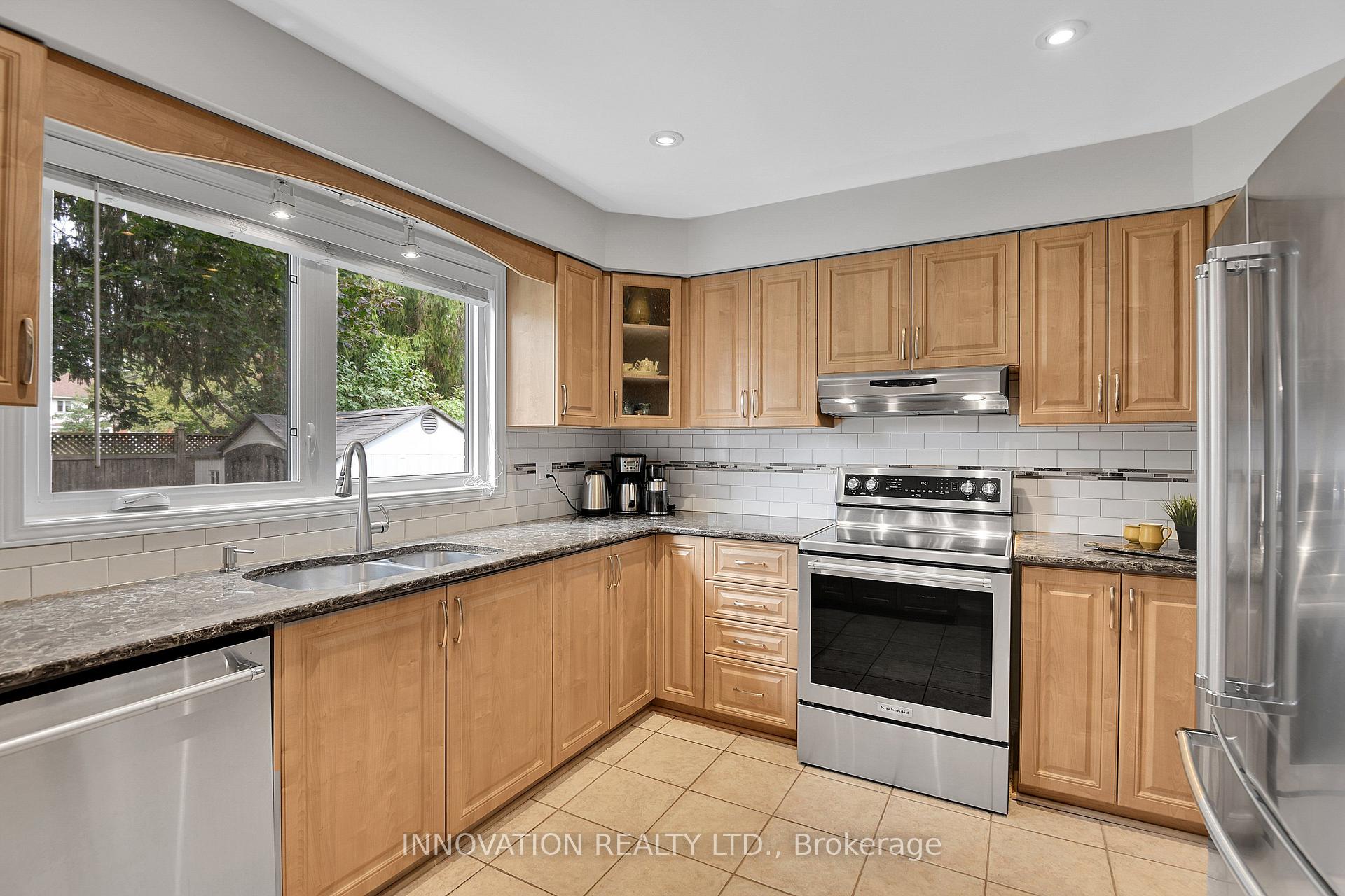 Photo 10 of 27 Cullen Court, Ottawa, Manordale — HOMEH
