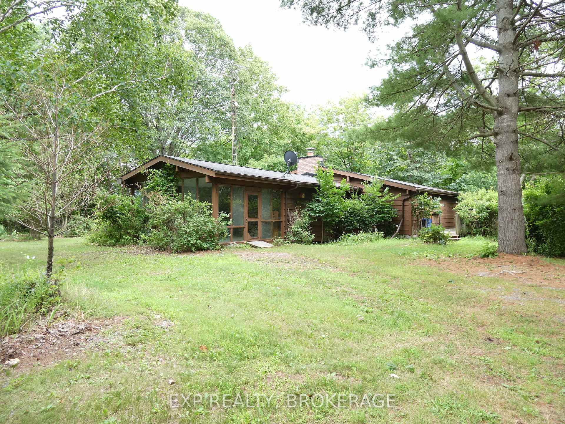 Photo 1 of 1026 Desert Creek Lane, Frontenac, Frontenac South — HOMEH
