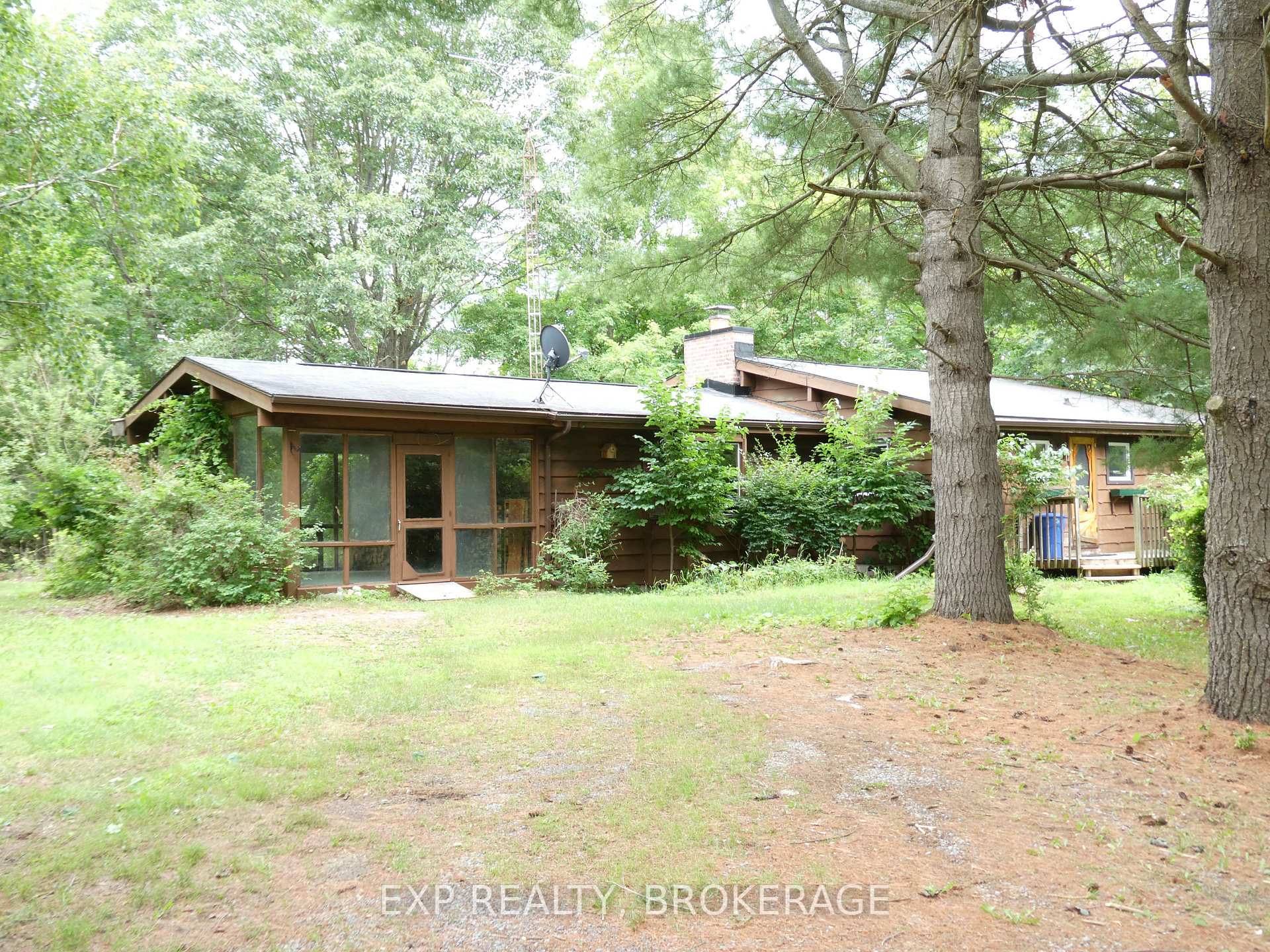 Photo 2 of 1026 Desert Creek Lane, Frontenac, Frontenac South — HOMEH