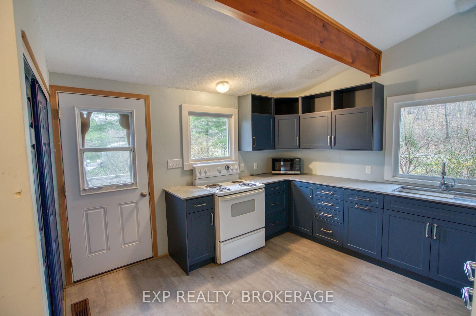 Photo 10 of 1026 Desert Creek Lane, Frontenac, Frontenac South — HOMEH