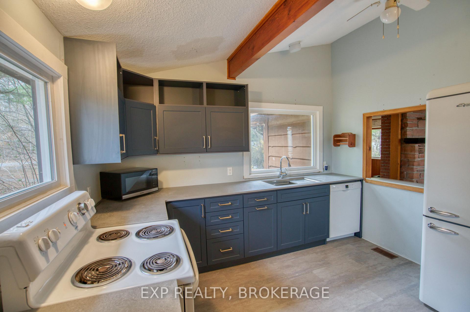 Photo 11 of 1026 Desert Creek Lane, Frontenac, Frontenac South — HOMEH