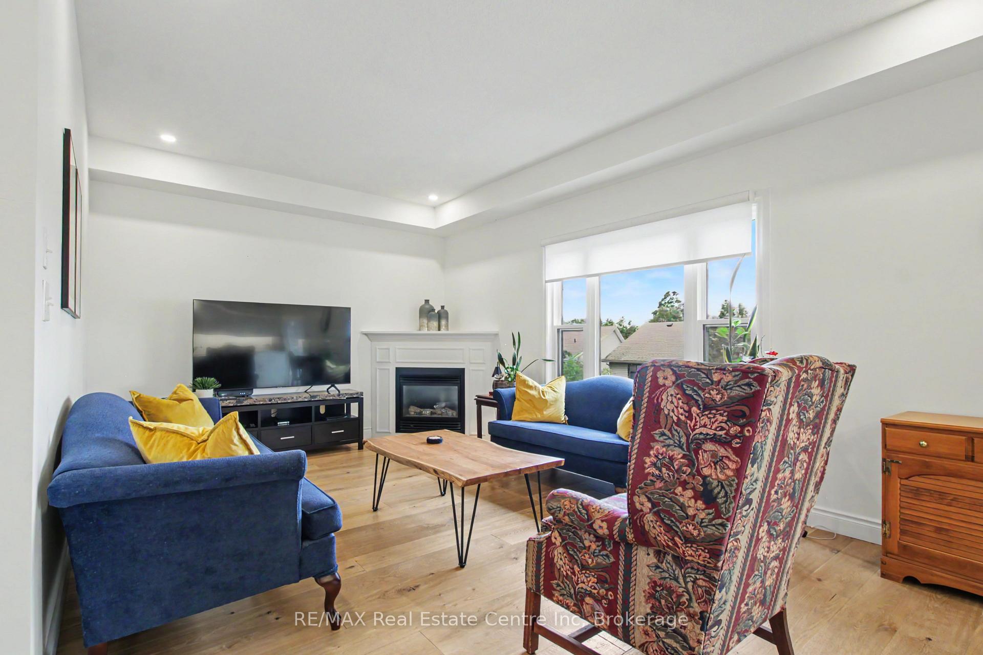 Photo 13 of 52 Washburn Drive, Guelph, Grange Road — HOMEH