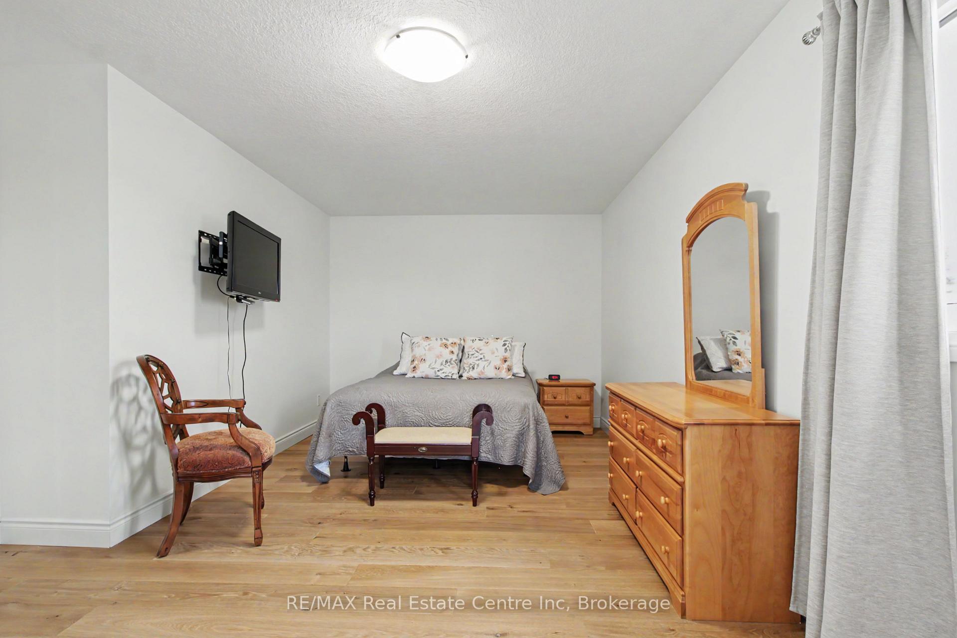 Photo 17 of 52 Washburn Drive, Guelph, Grange Road — HOMEH