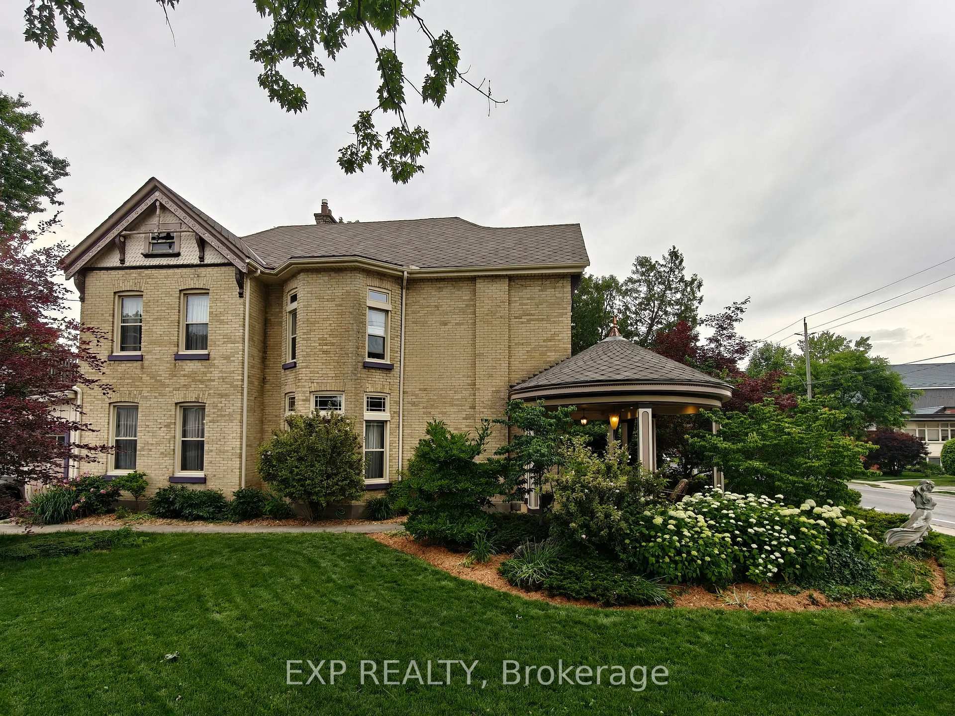 Photo of 307 Ridout Street S