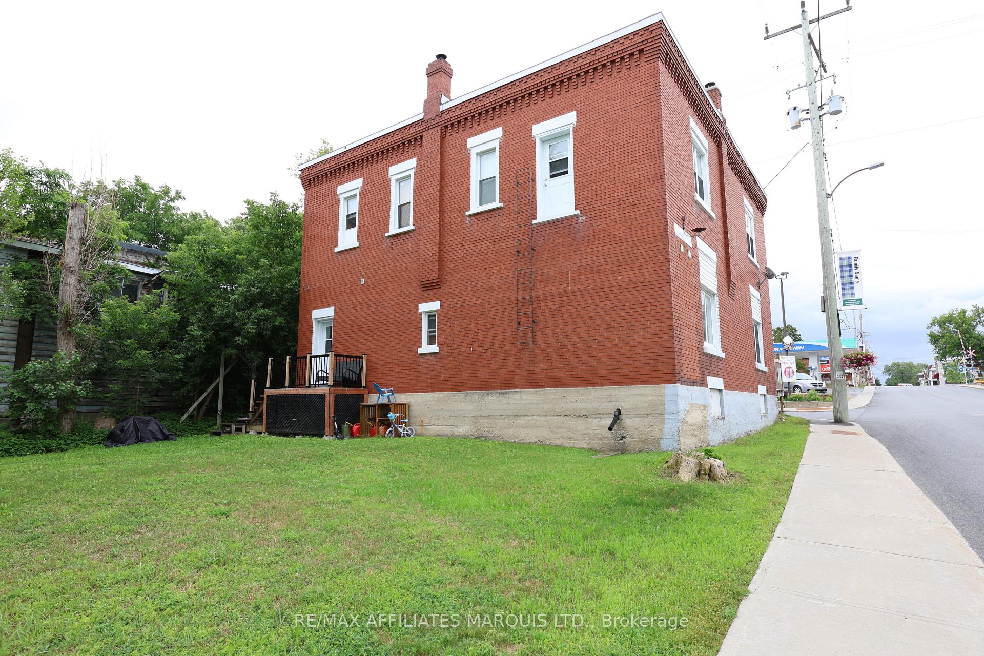 Photo 3 of 15 Mechanic Street E, North Glengarry, Maxville — HOMEH