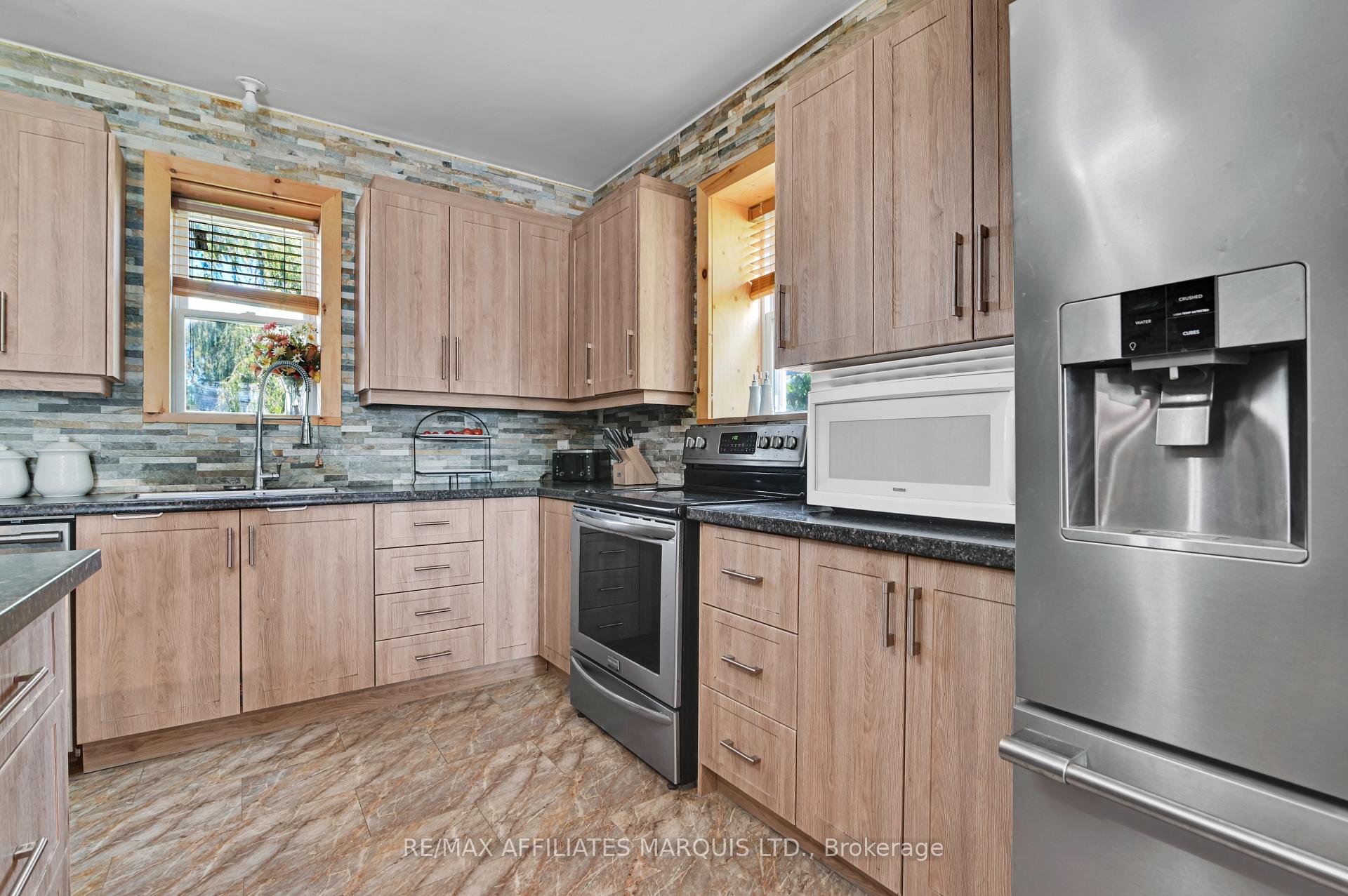 Photo 8 of 15 Mechanic Street E, North Glengarry, Maxville — HOMEH