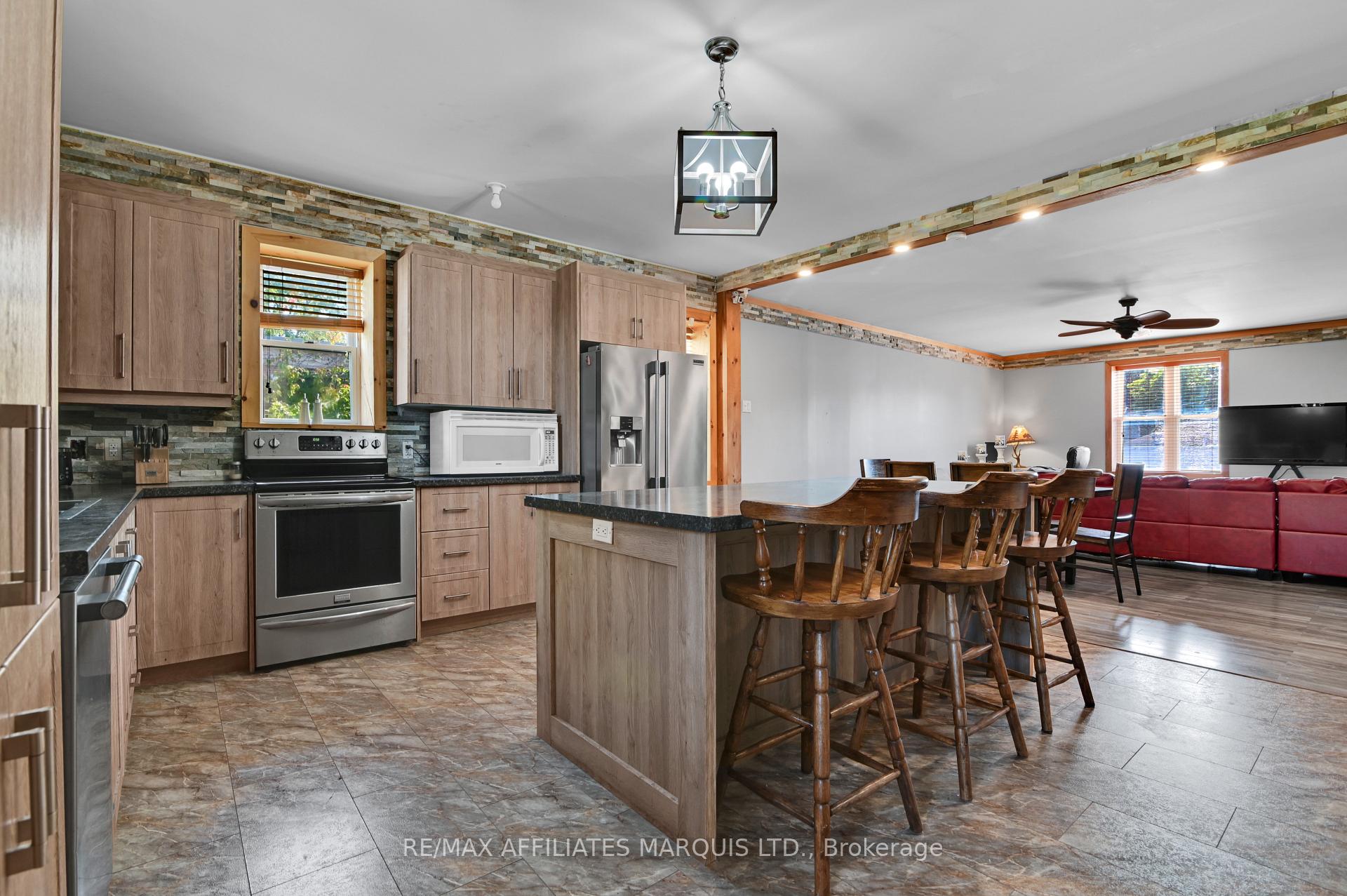 Photo 10 of 15 Mechanic Street E, North Glengarry, Maxville — HOMEH