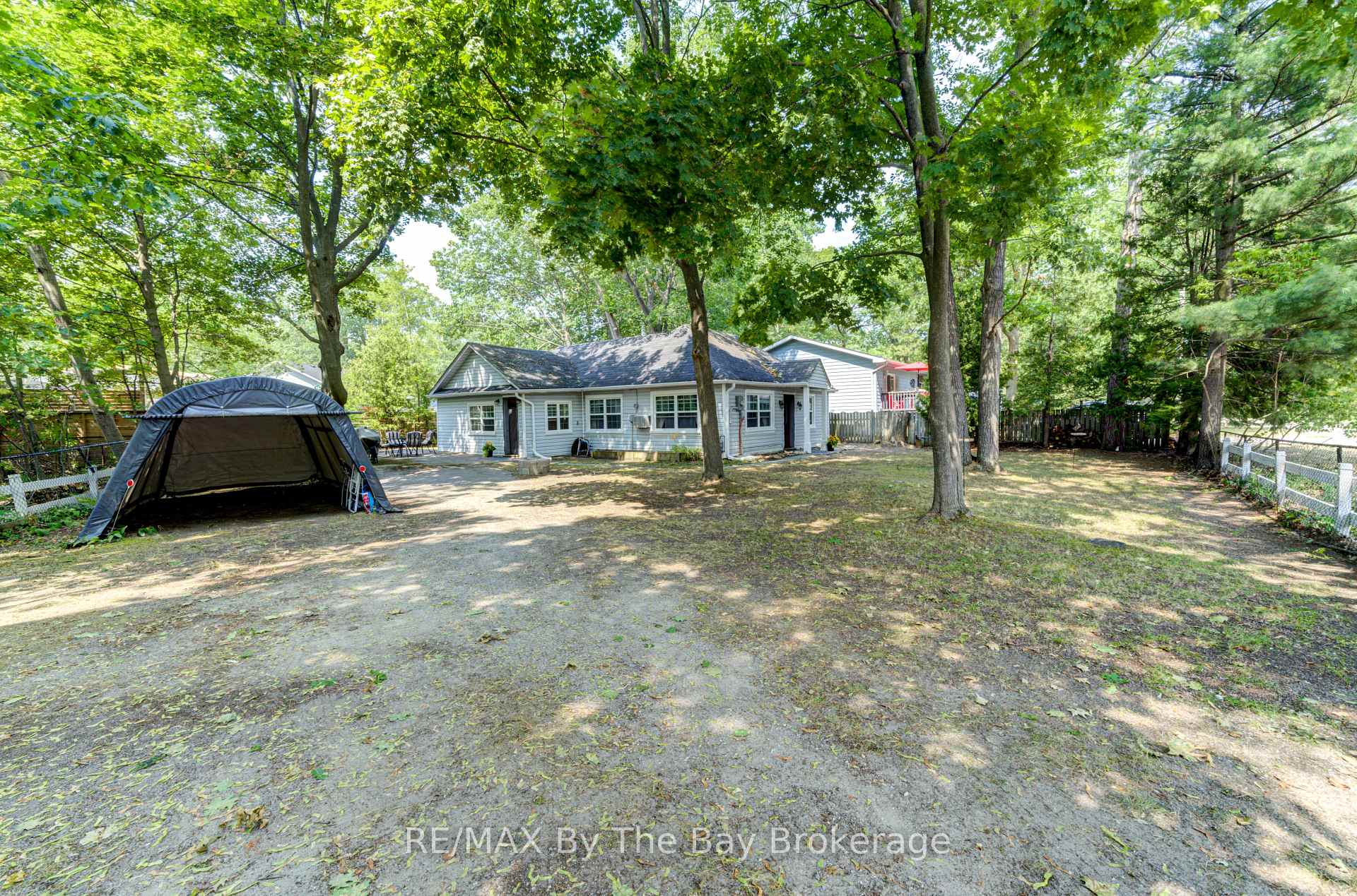 Photo 3 of 110 24TH Street N, Wasaga Beach — HOMEH