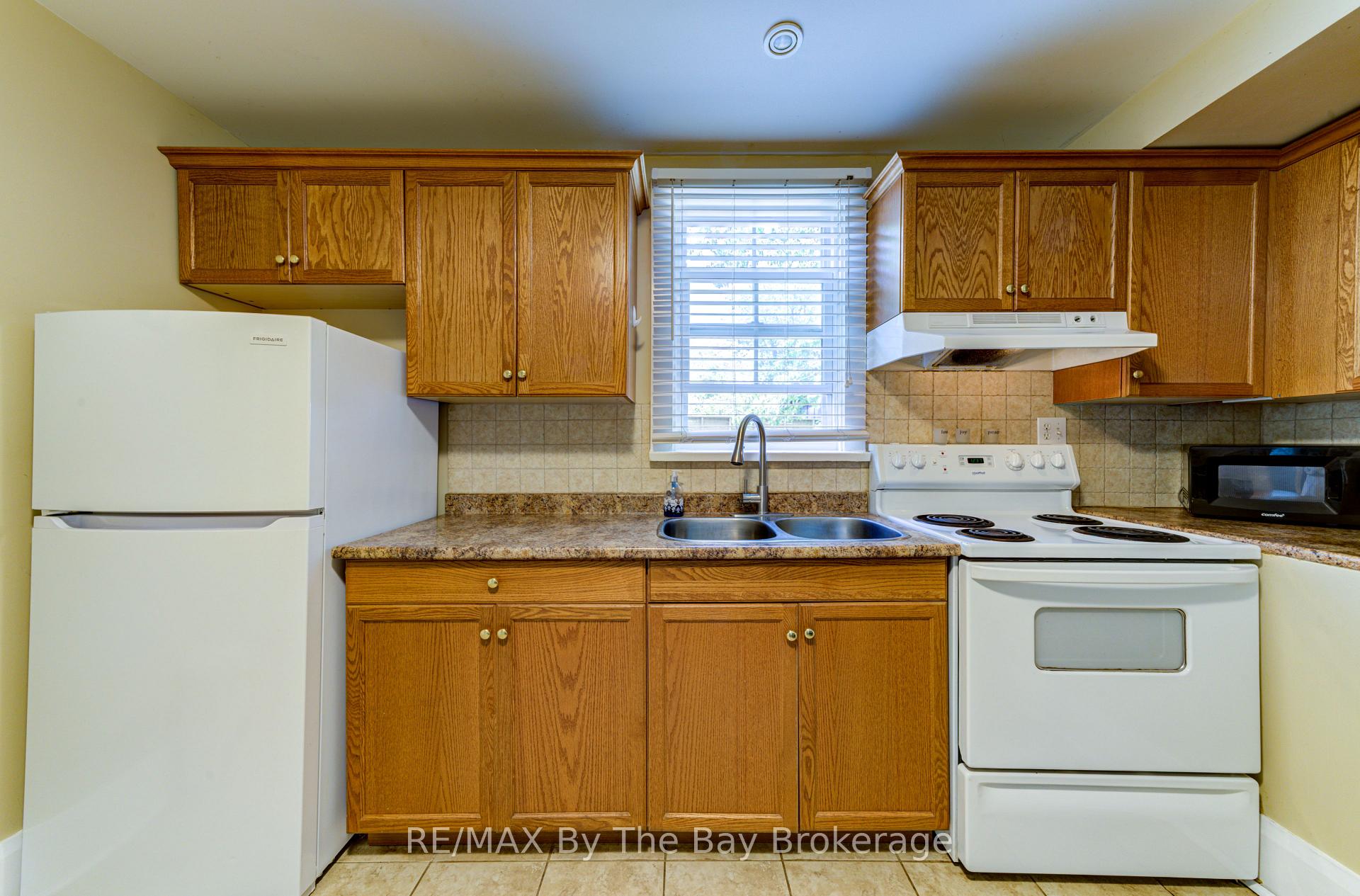 Photo 11 of 110 24TH Street N, Wasaga Beach — HOMEH