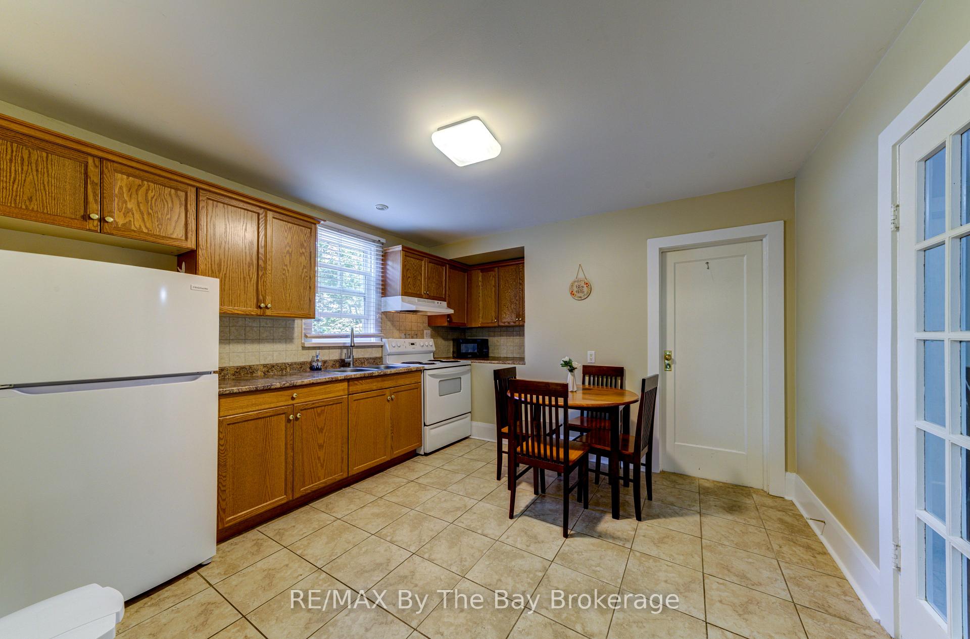 Photo 12 of 110 24TH Street N, Wasaga Beach — HOMEH