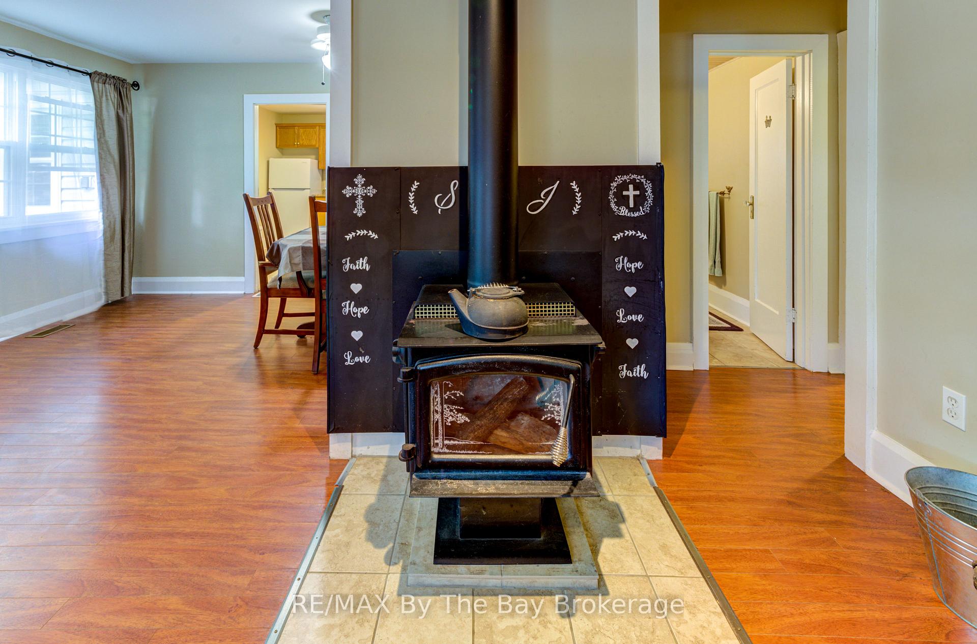 Photo 17 of 110 24TH Street N, Wasaga Beach — HOMEH
