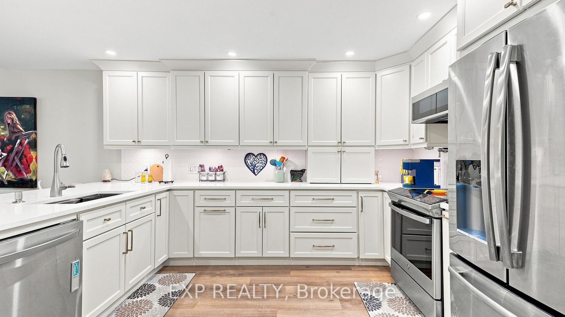 Photo 4 of Unit 104, 70 Main Street, St. Catharines, Port Dalhousie — HOMEH