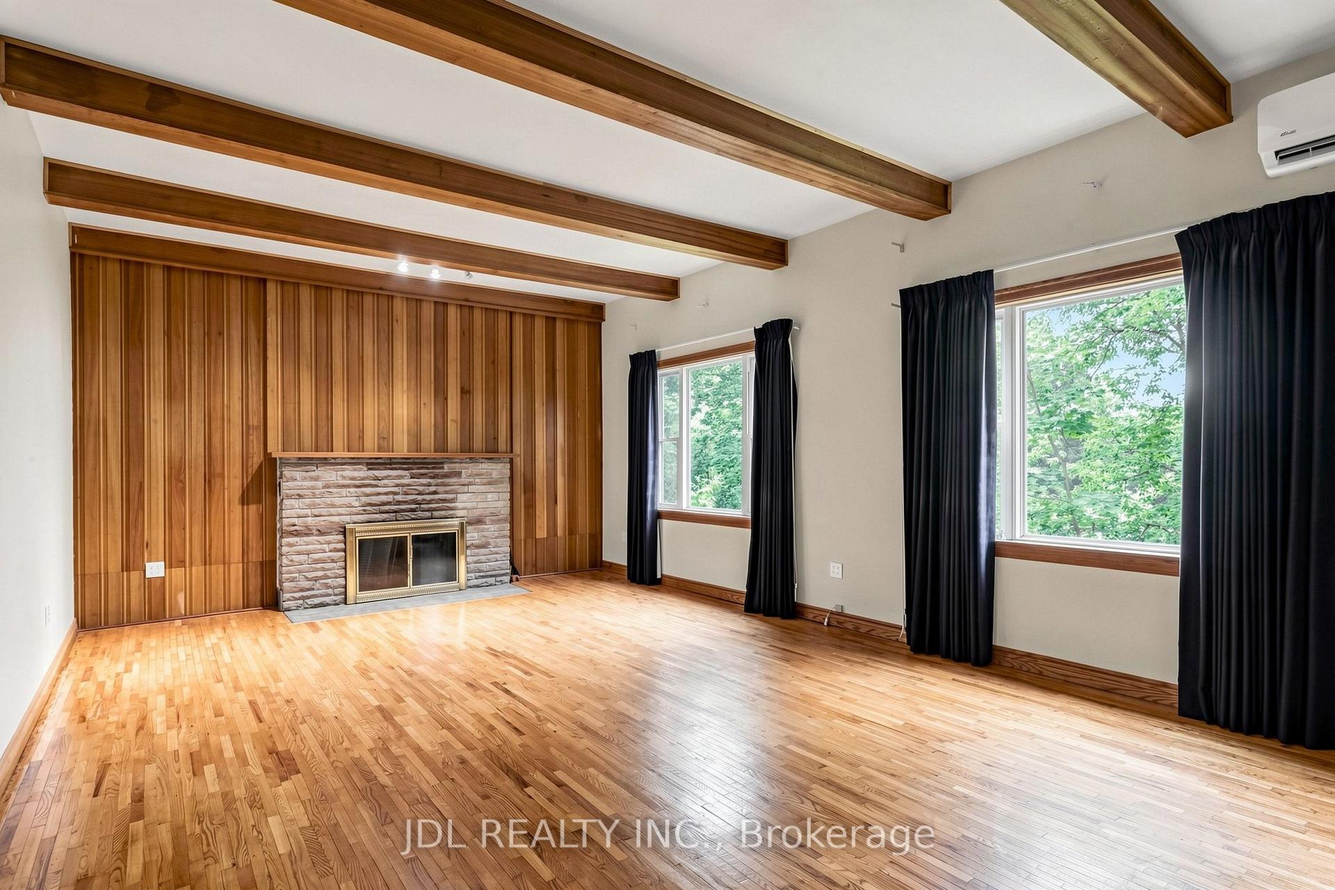Photo 6 of 100 Roxborough Road, Newmarket, Gorham-College Manor — HOMEH