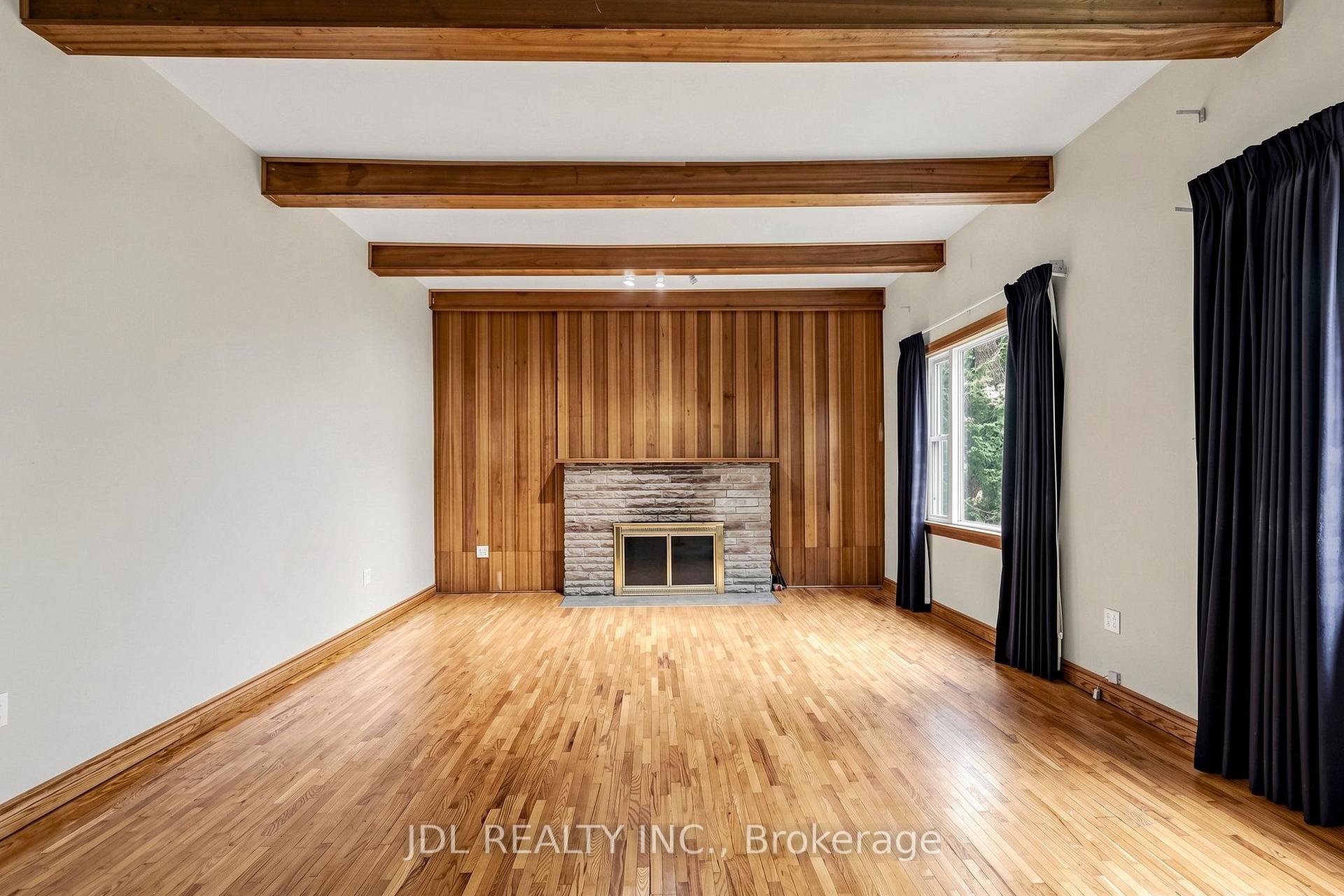 Photo 7 of 100 Roxborough Road, Newmarket, Gorham-College Manor — HOMEH