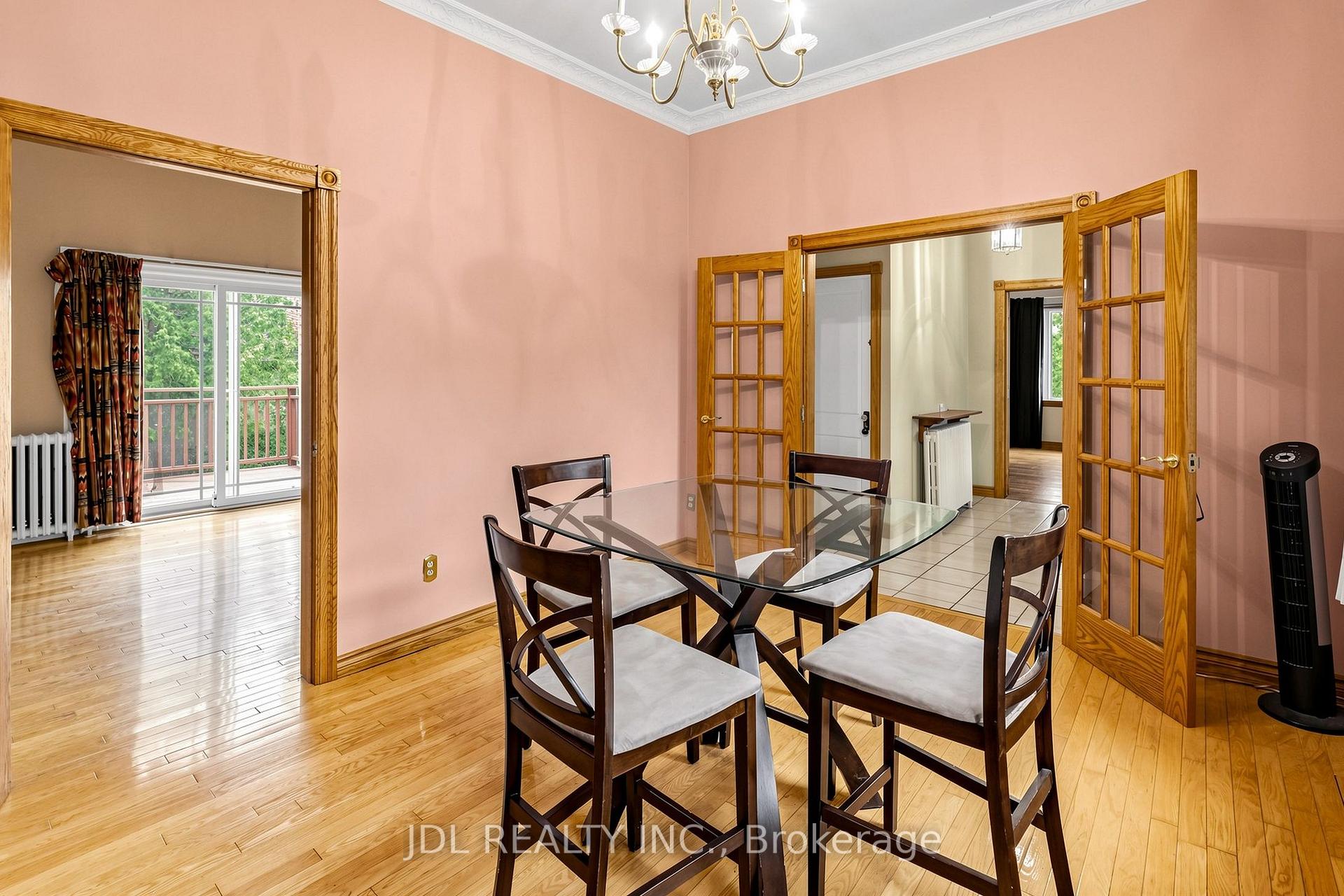 Photo 8 of 100 Roxborough Road, Newmarket, Gorham-College Manor — HOMEH