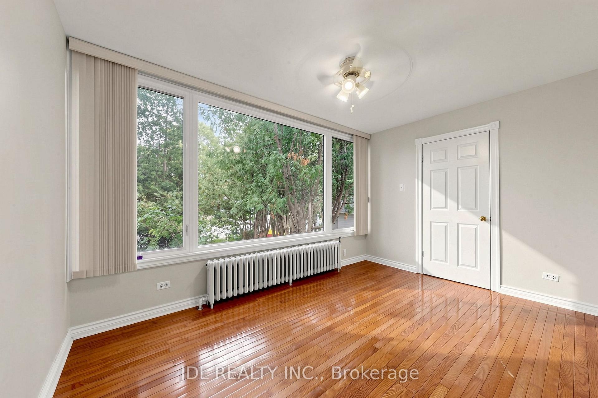 Photo 15 of 100 Roxborough Road, Newmarket, Gorham-College Manor — HOMEH