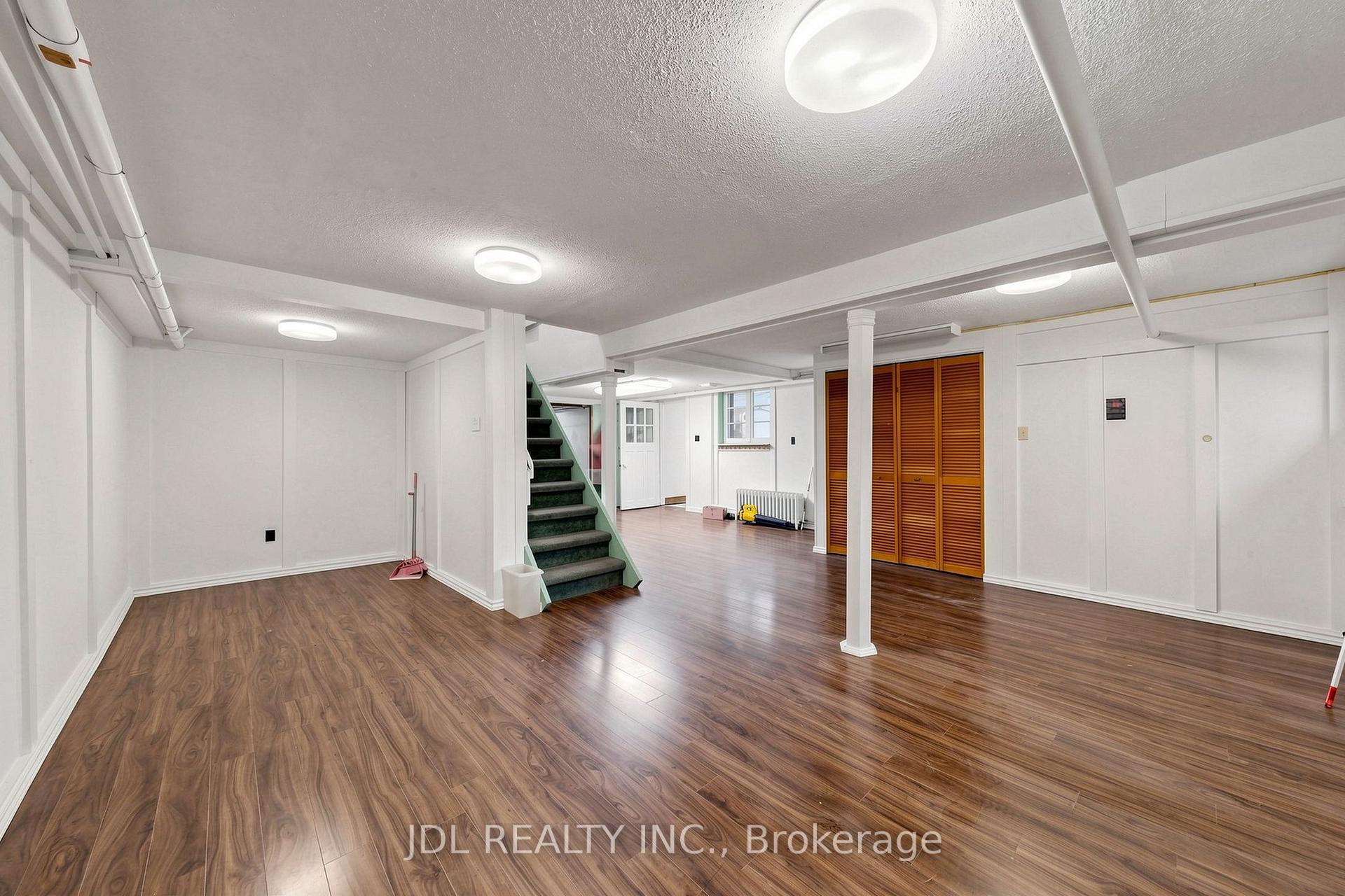 Photo 20 of 100 Roxborough Road, Newmarket, Gorham-College Manor — HOMEH